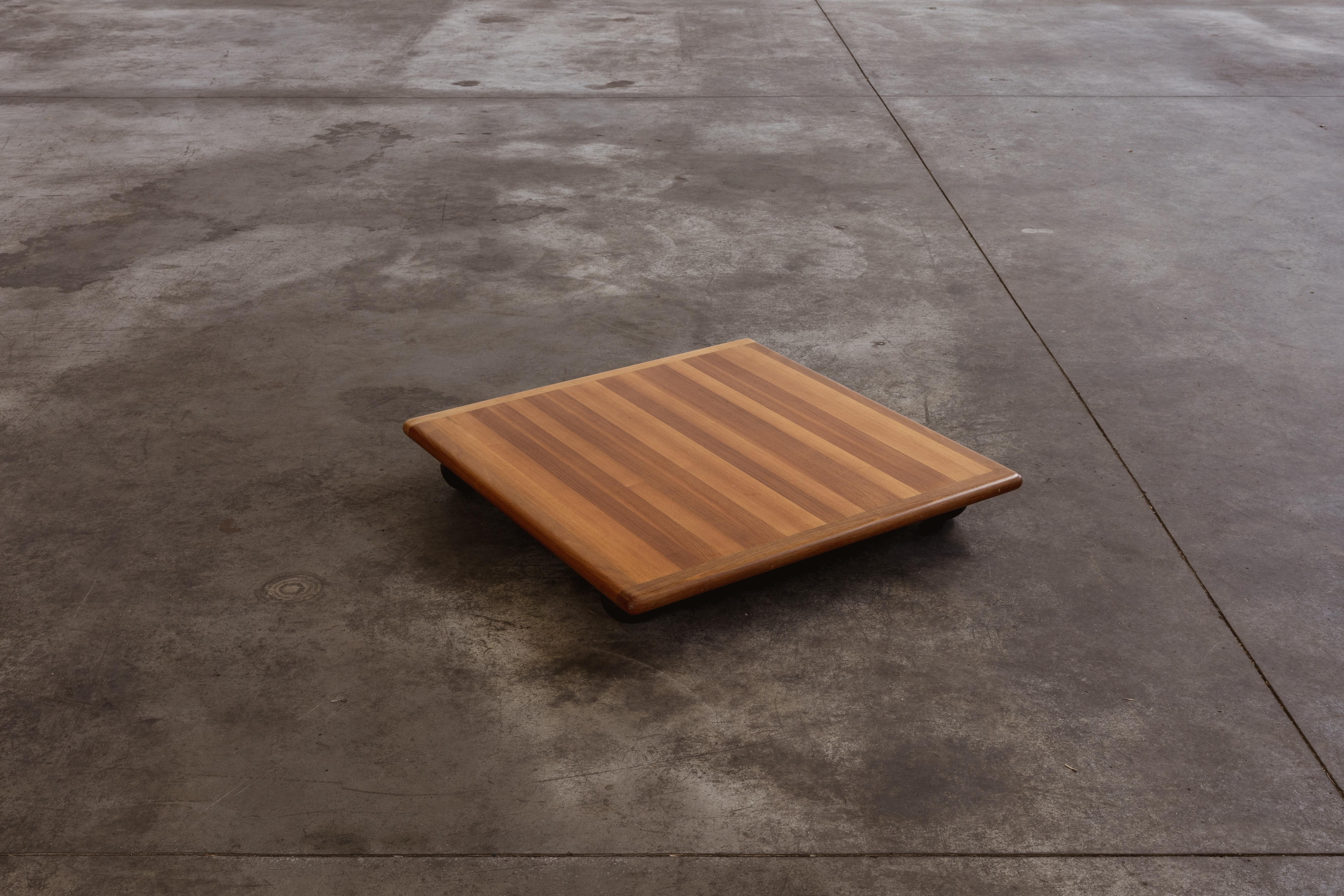 Quadratischer Couchtisch „Pianura“ von Mario Bellini für Cassina, 1972 (Italienisch) im Angebot