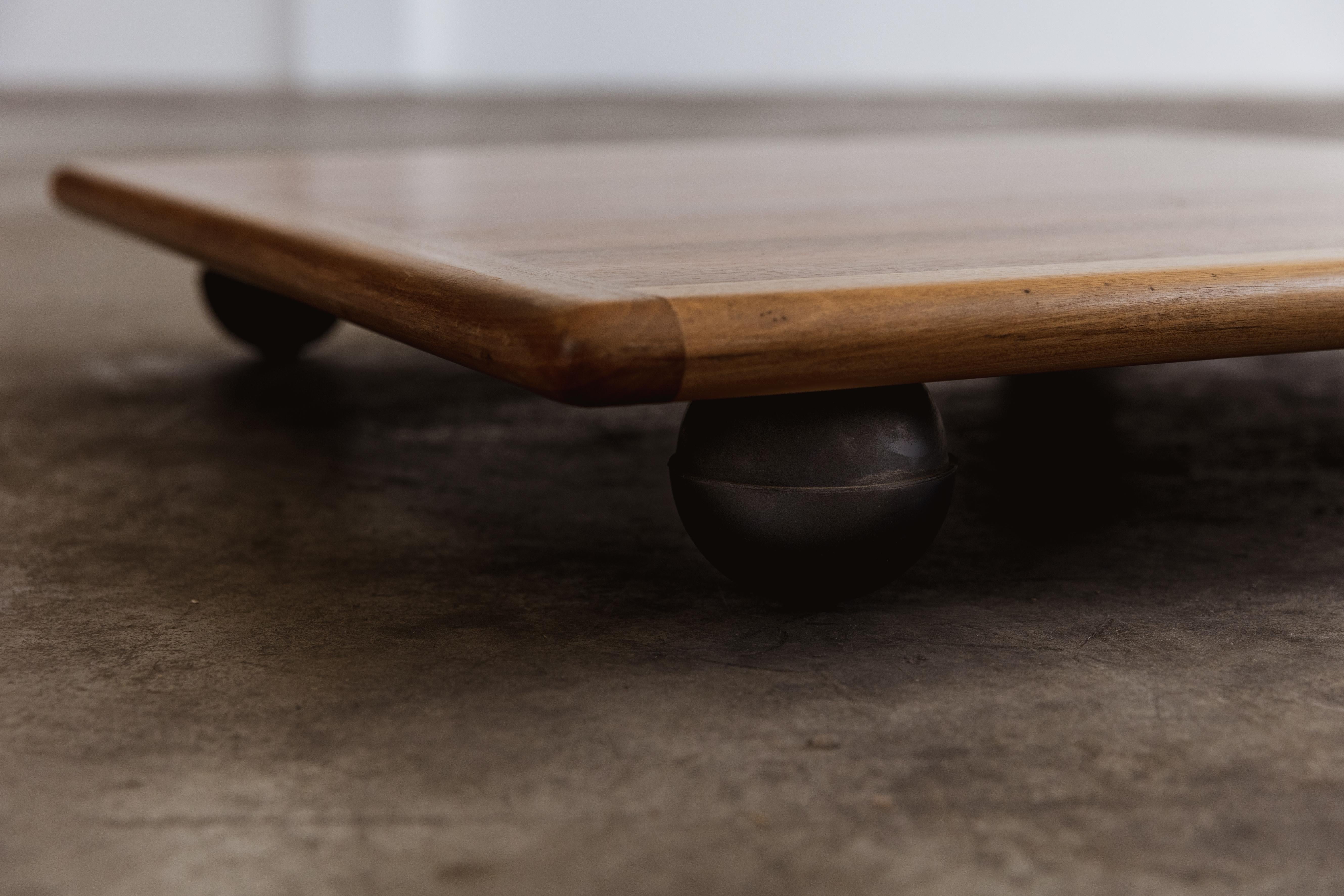 Quadratischer Couchtisch „Pianura“ von Mario Bellini für Cassina, 1972 im Angebot 1