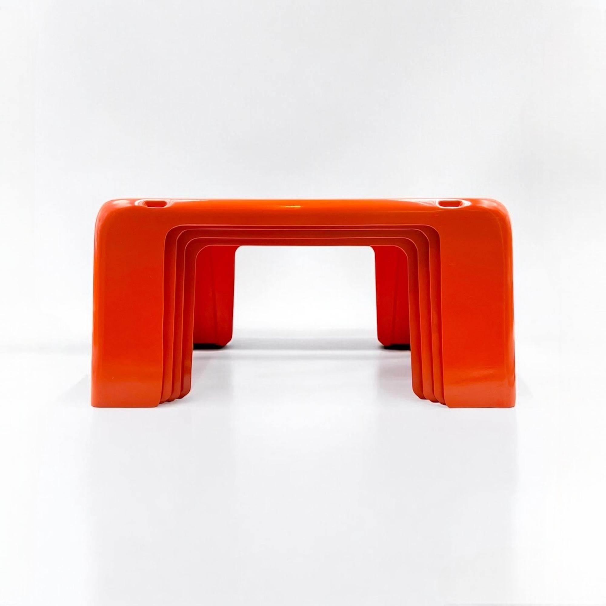 Mario Bellini 'Quattro Gatti' Nesting Tables for C&B in Orange Fiberlite, 1960s 3