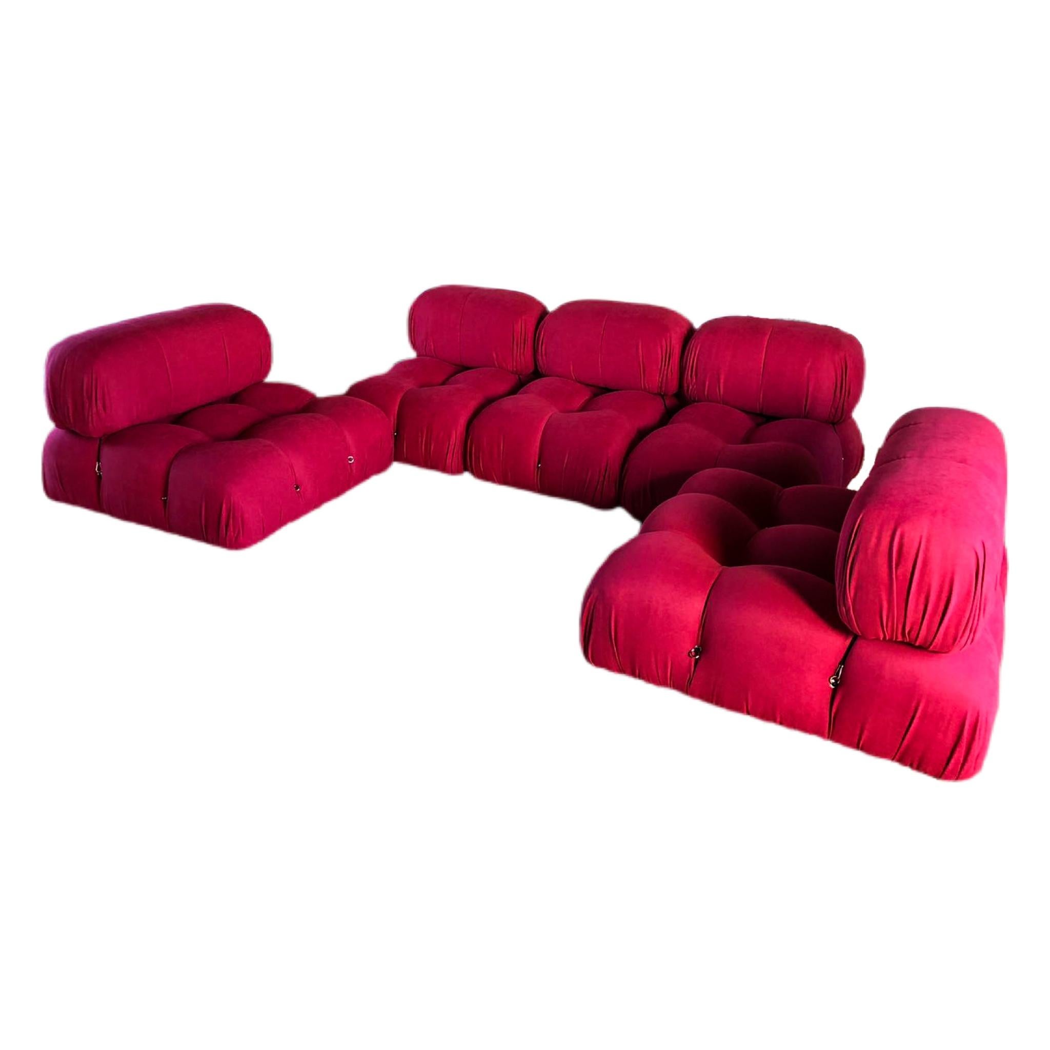 “Camaleonda” sofa, in red cotton upholstery, designed by Mario Bellini and manufactured by B&B Italia in 1972.

Fully restored and reupholstered in Italy.

The sofa is very comfortable, and the fact this wonderful piece is modular provides