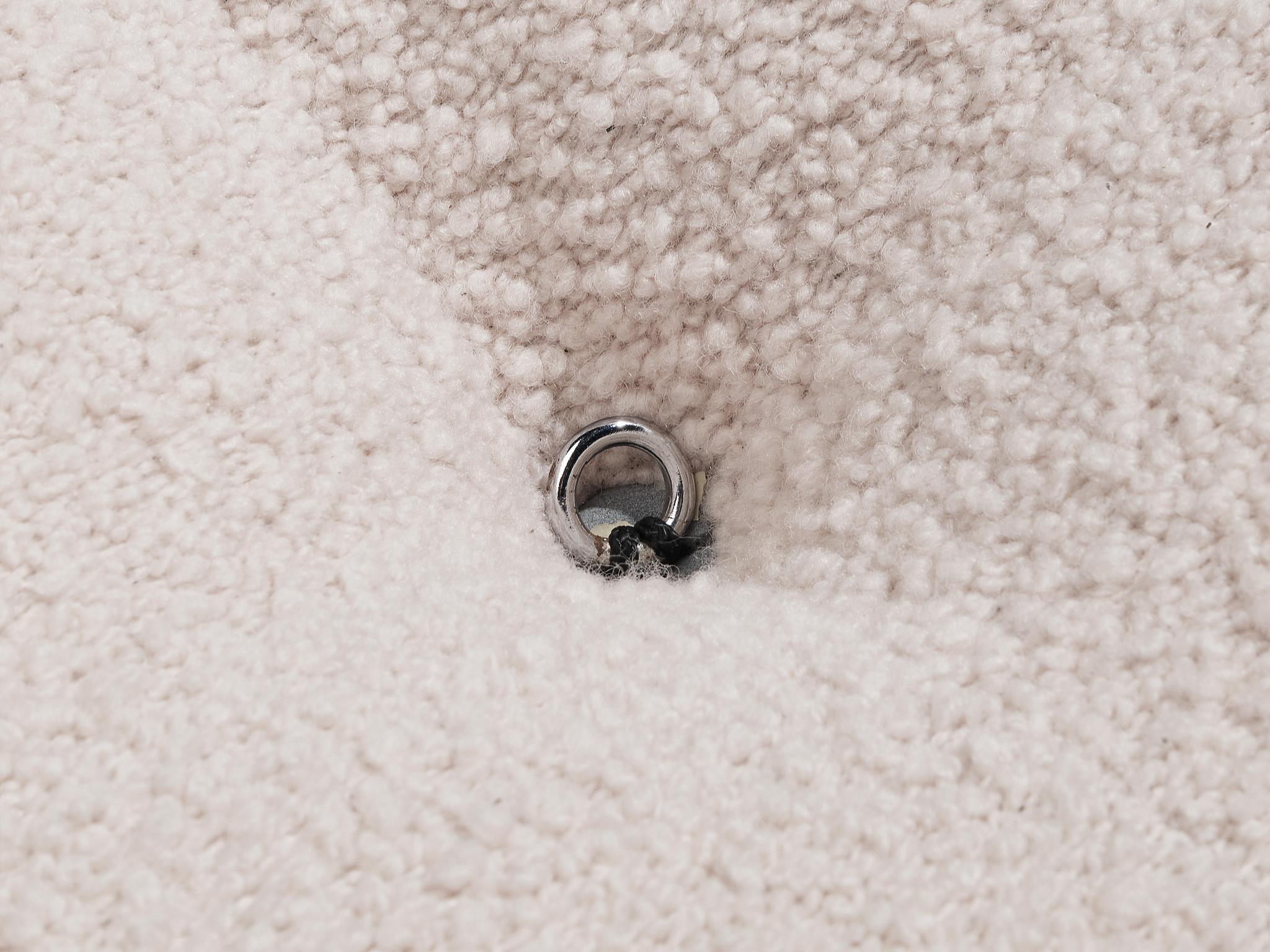 Mario Bellini Sillón 'Camaleonda' Retapizado con Otomana Boucle Blanco en venta 3