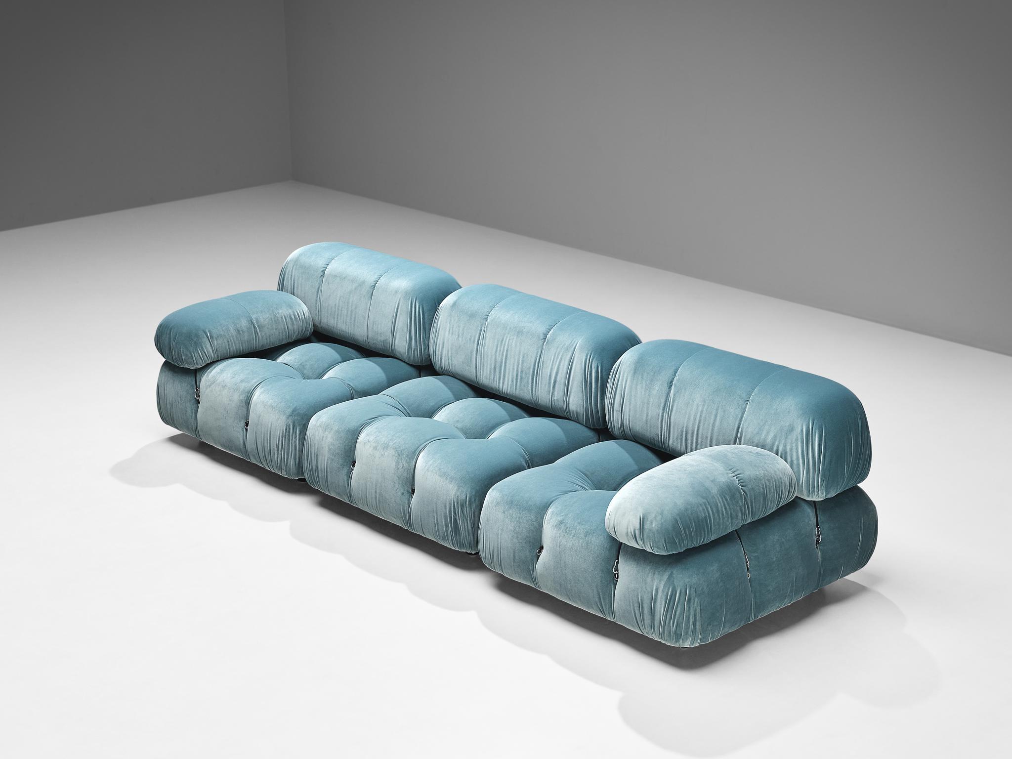 Modulares Sofa „Camaleonda“ von Mario Bellini aus hellblauem Samt, neu gepolstert  im Angebot 4