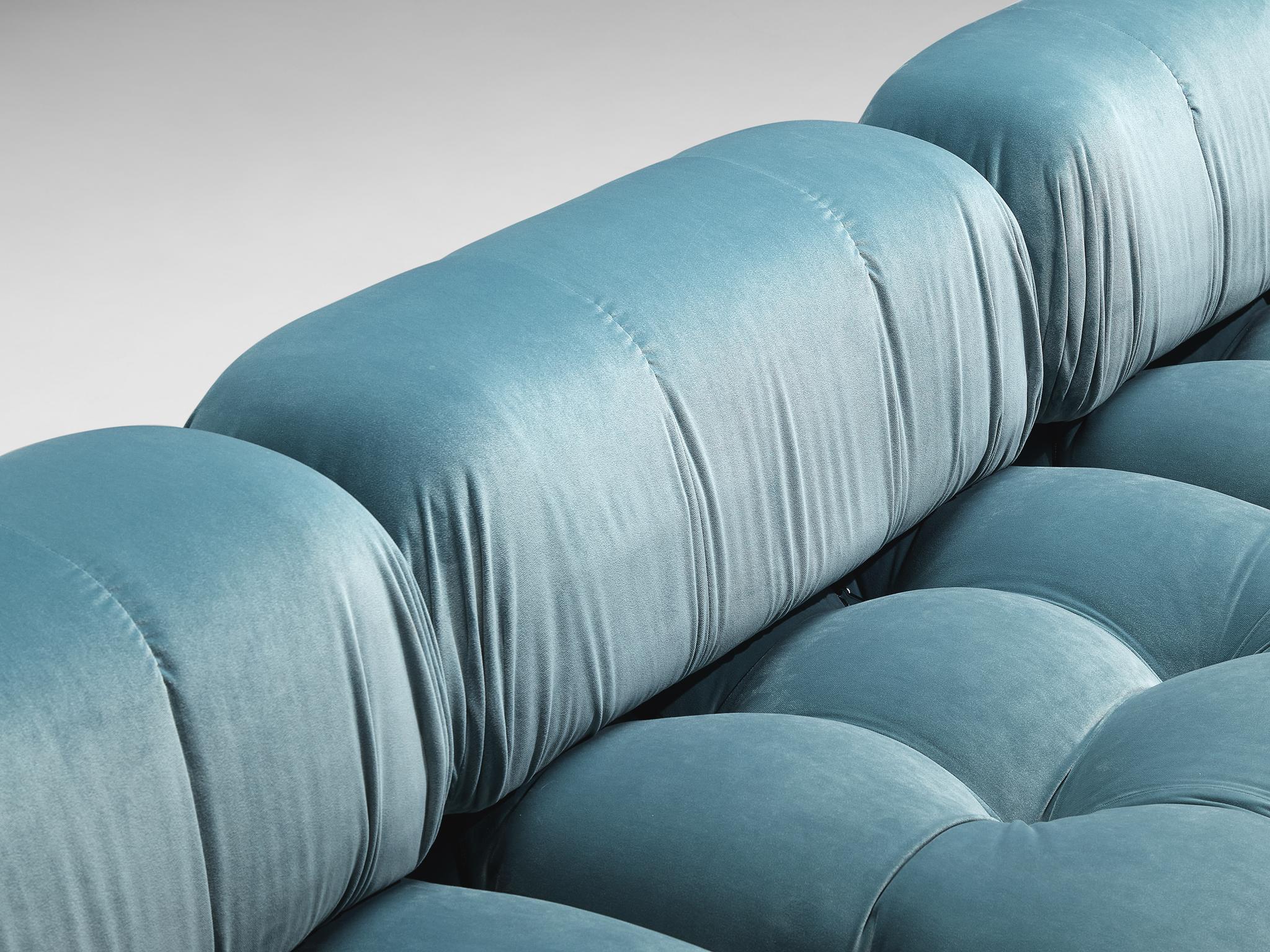 Modulares Sofa „Camaleonda“ von Mario Bellini aus hellblauem Samt, neu gepolstert  (Ende des 20. Jahrhunderts) im Angebot