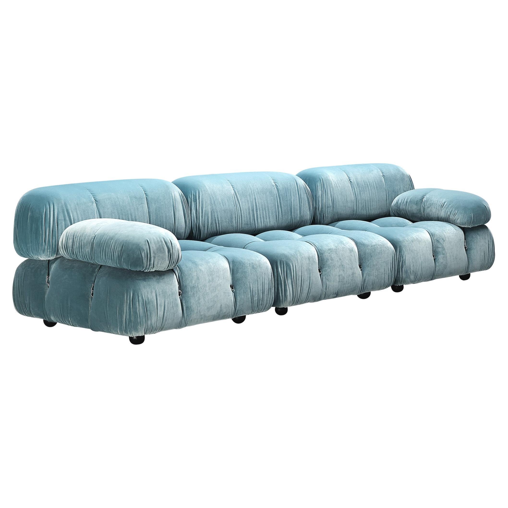Modulares Sofa „Camaleonda“ von Mario Bellini aus hellblauem Samt, neu gepolstert  im Angebot