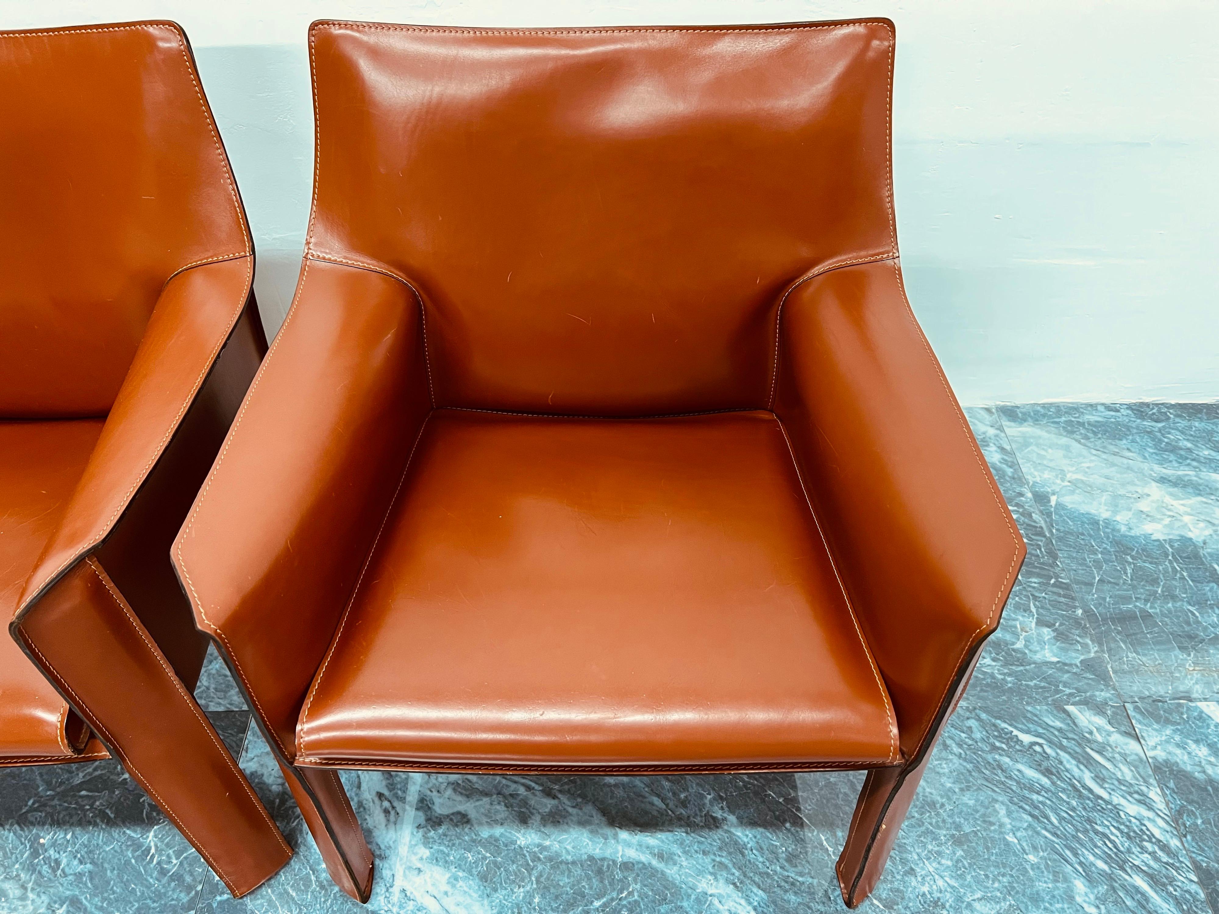Mario Bellini Cab Leather Lounge Chairs for Cassina, a Pair 3