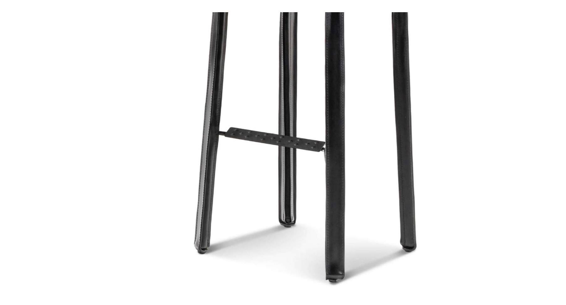 Mario Bellini Set Of Four Cab Stools 410 In New Condition For Sale In Barcelona, Barcelona