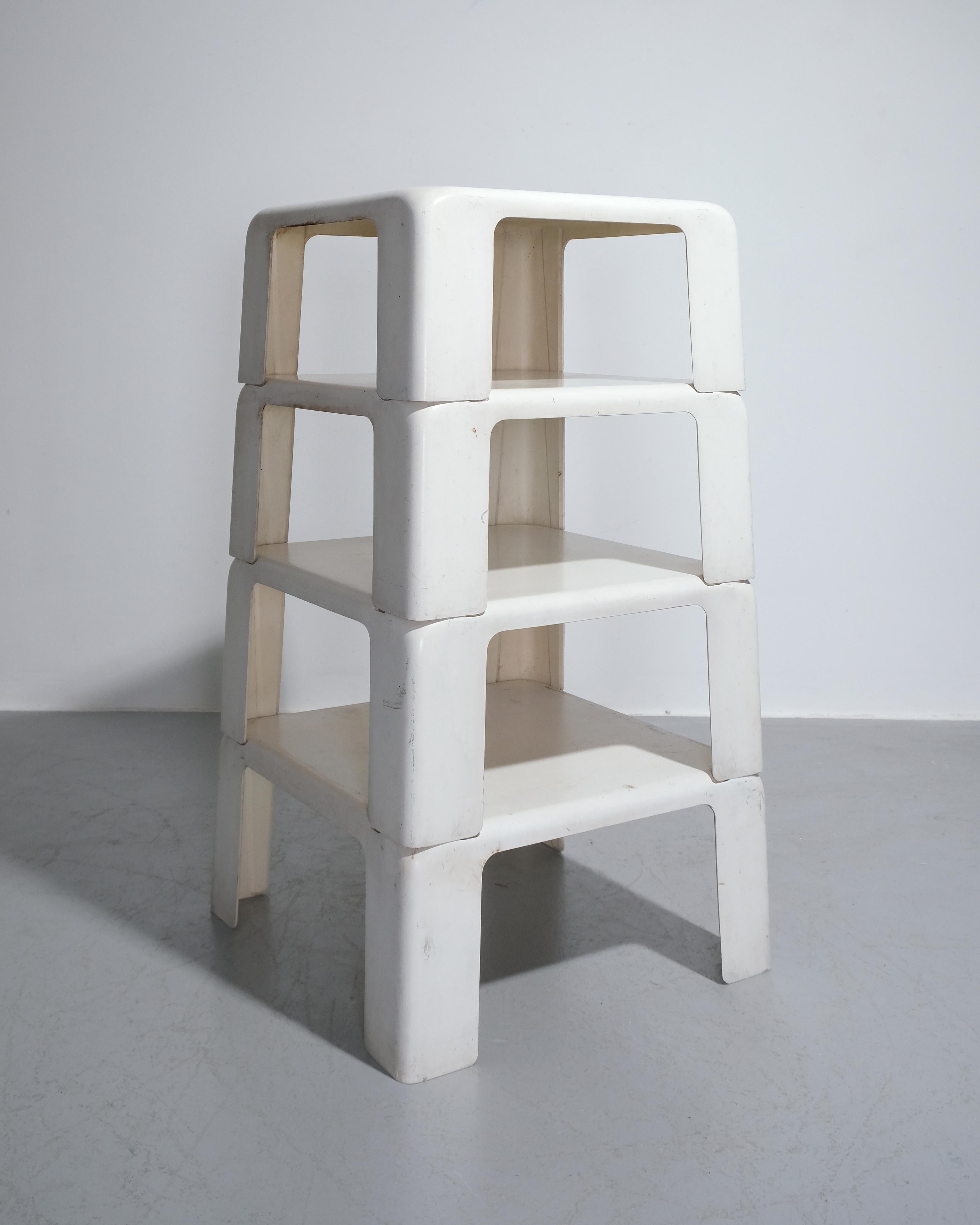 MARIO BELLINI Set of Four 'Quattro Gatti' Stacking Tables For B&B Italia c.1970s im Zustand „Gut“ im Angebot in London, GB