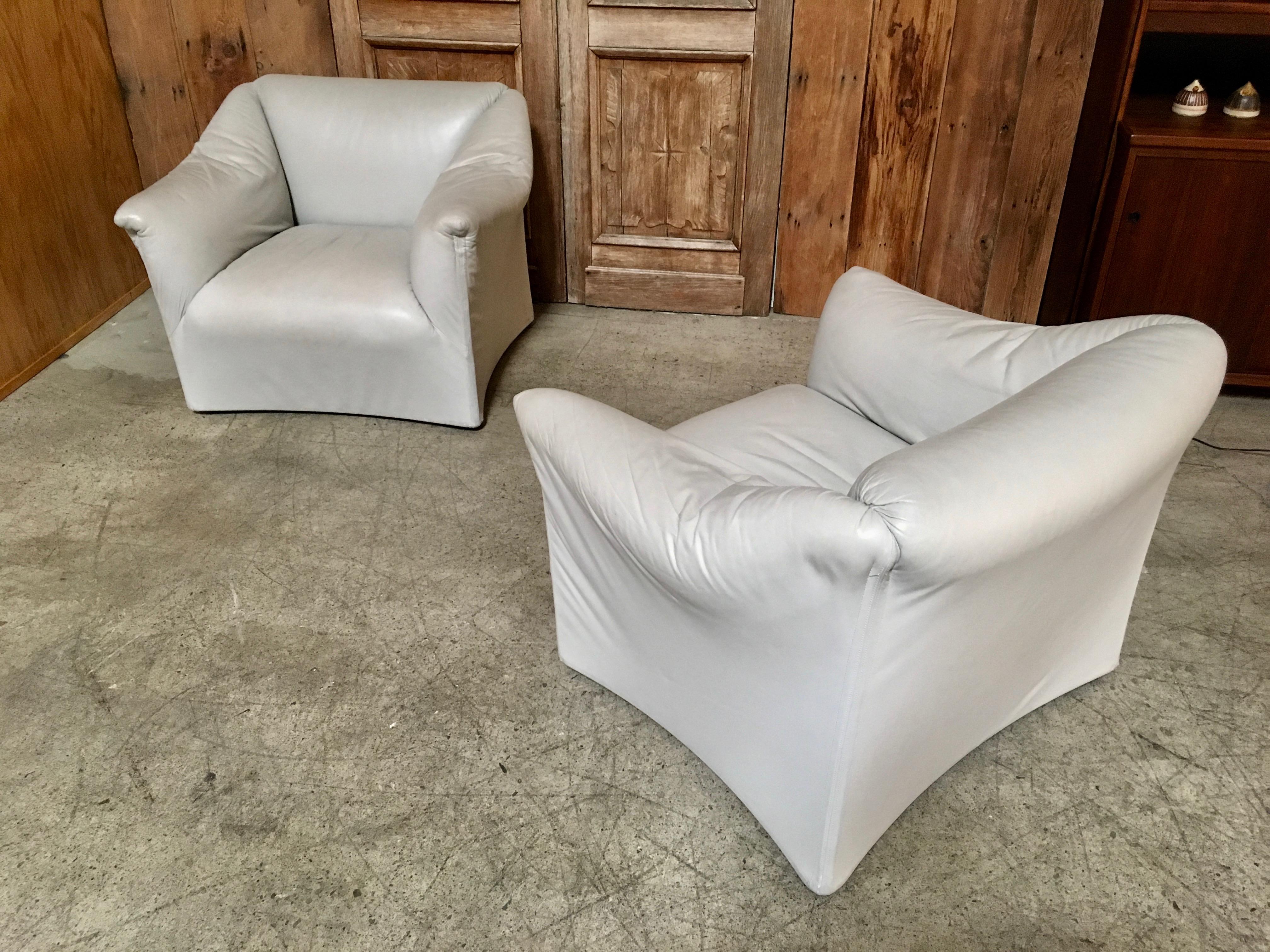 Mario Bellini style Tentazioni Leather Lounge Chairs a Pair 5