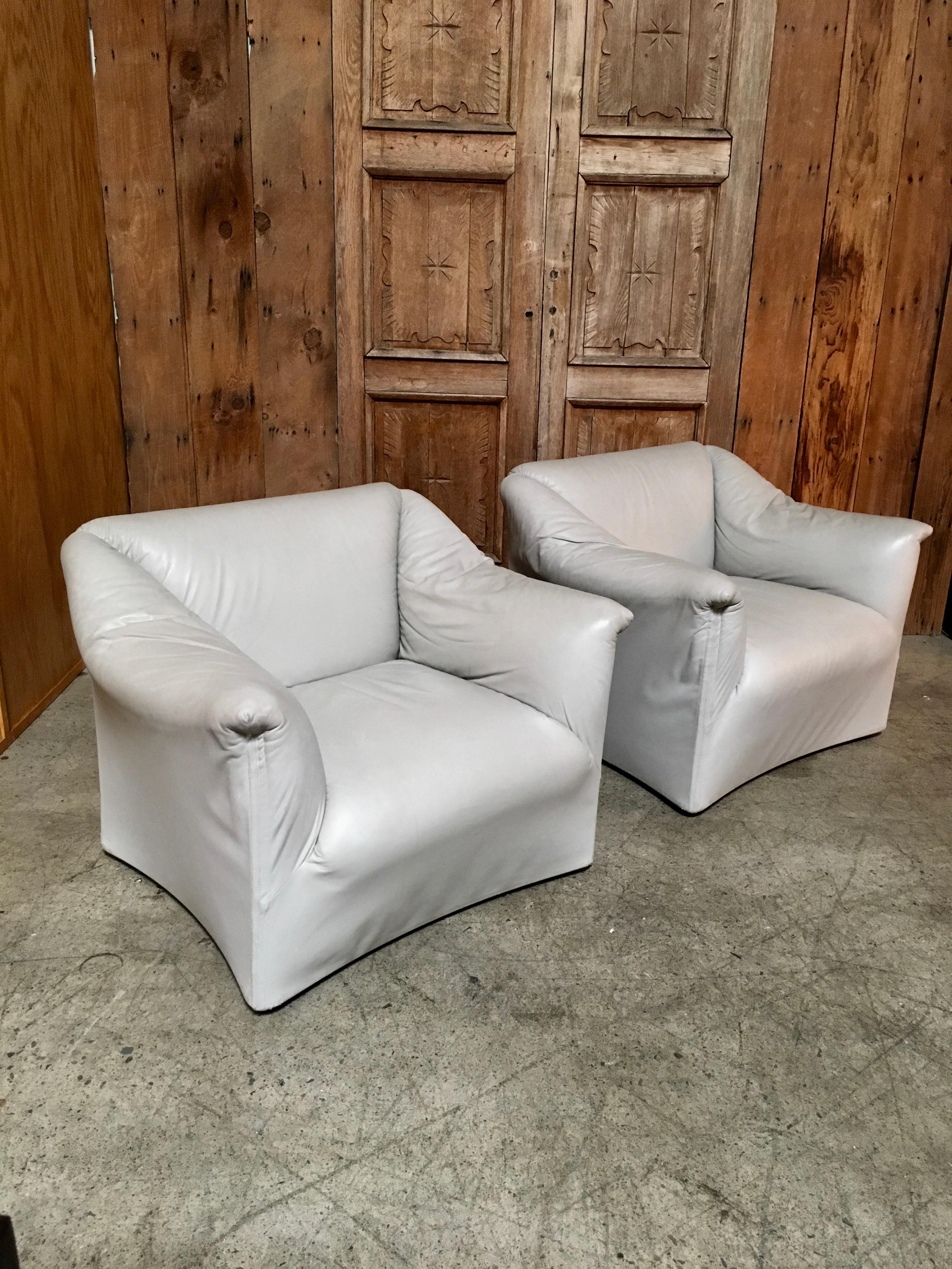 Mario Bellini style Tentazioni Leather Lounge Chairs a Pair In Good Condition In Denton, TX