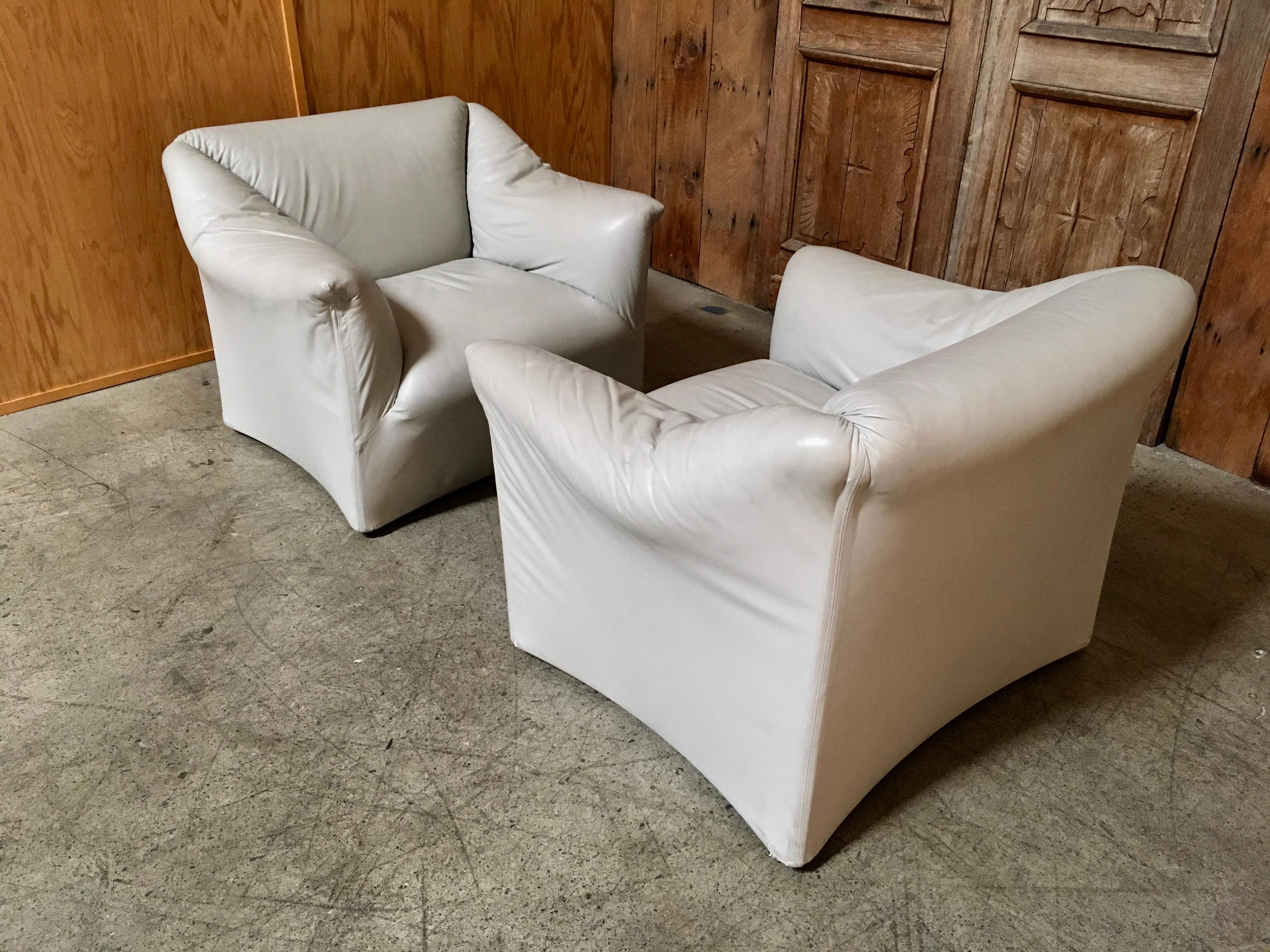 Mario Bellini style Tentazioni Leather Lounge Chairs a Pair 2