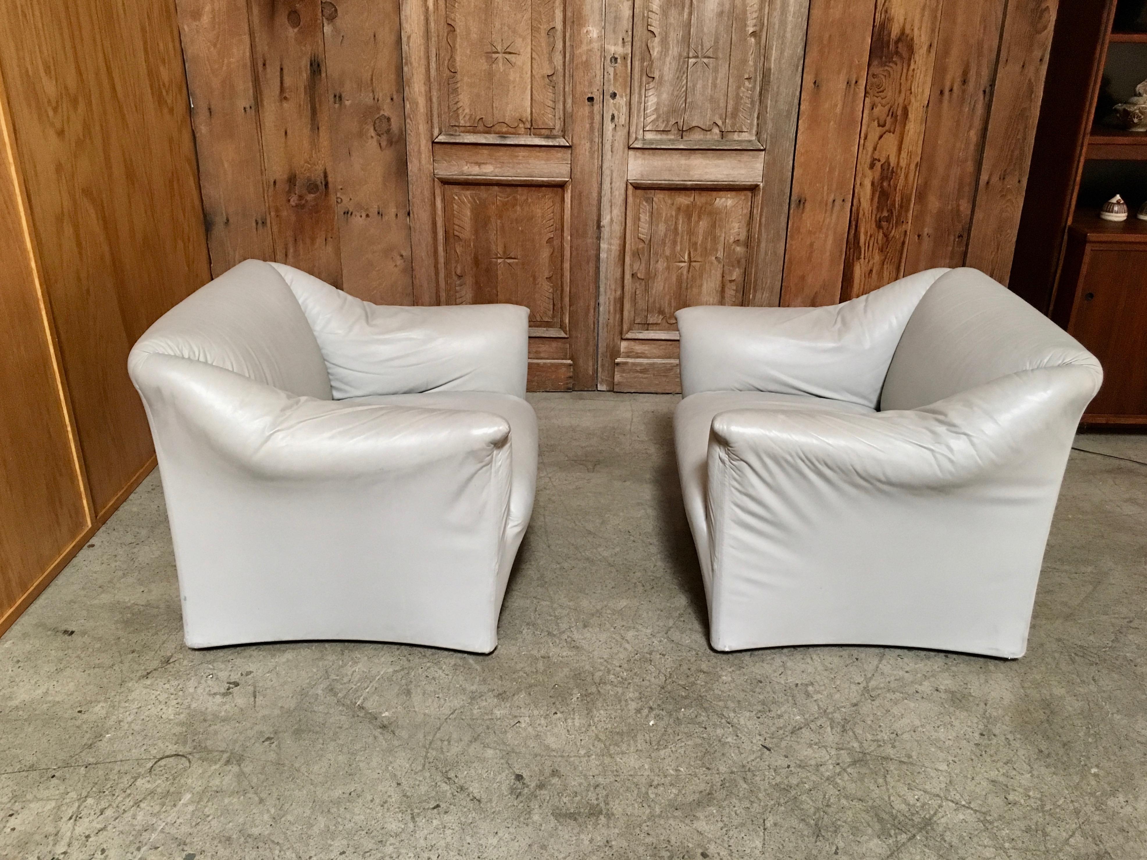 Mario Bellini style Tentazioni Leather Lounge Chairs a Pair 3