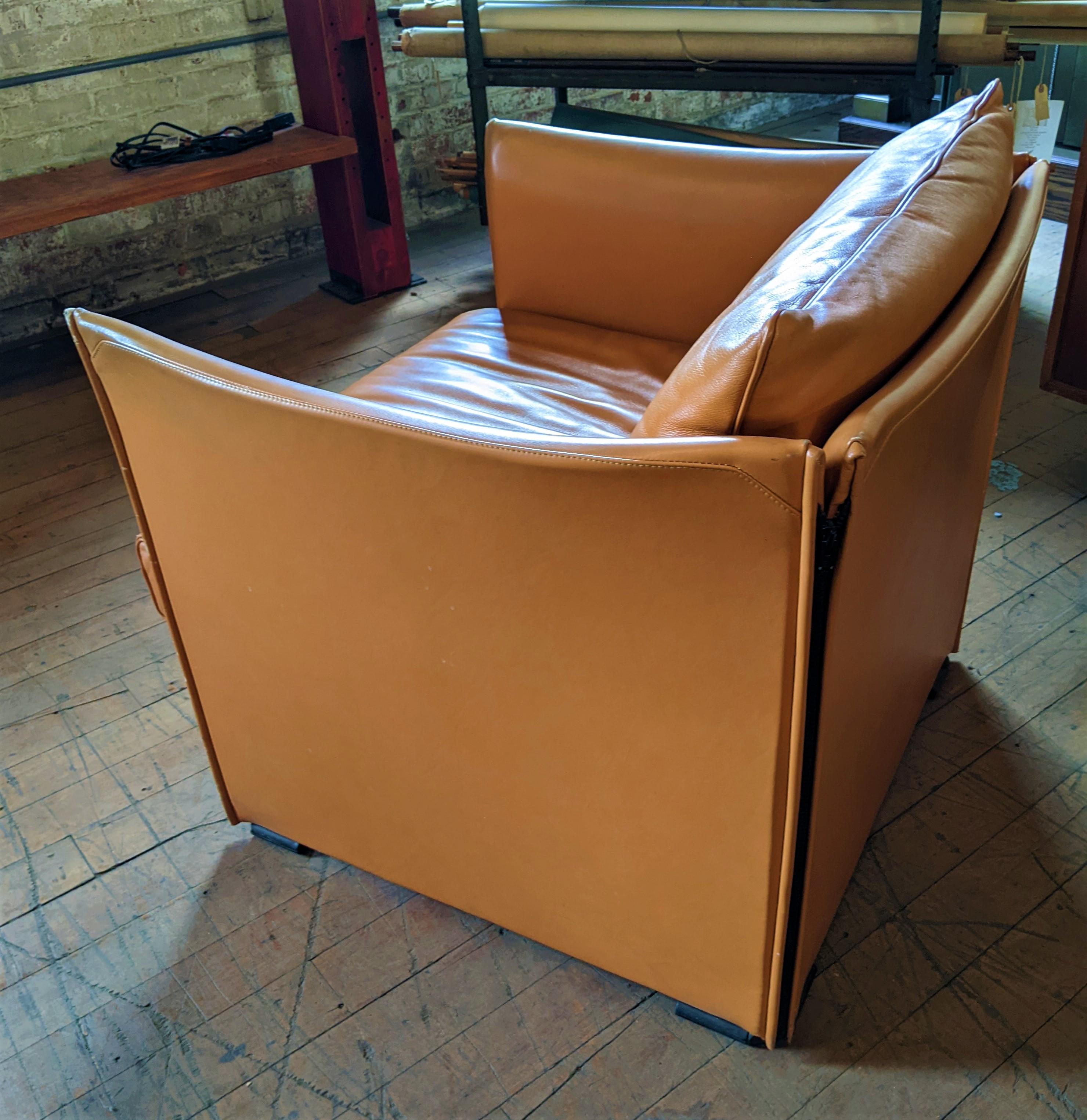 Mario Bellini Tilbury Leather Armchair In Good Condition In Oakville, CT