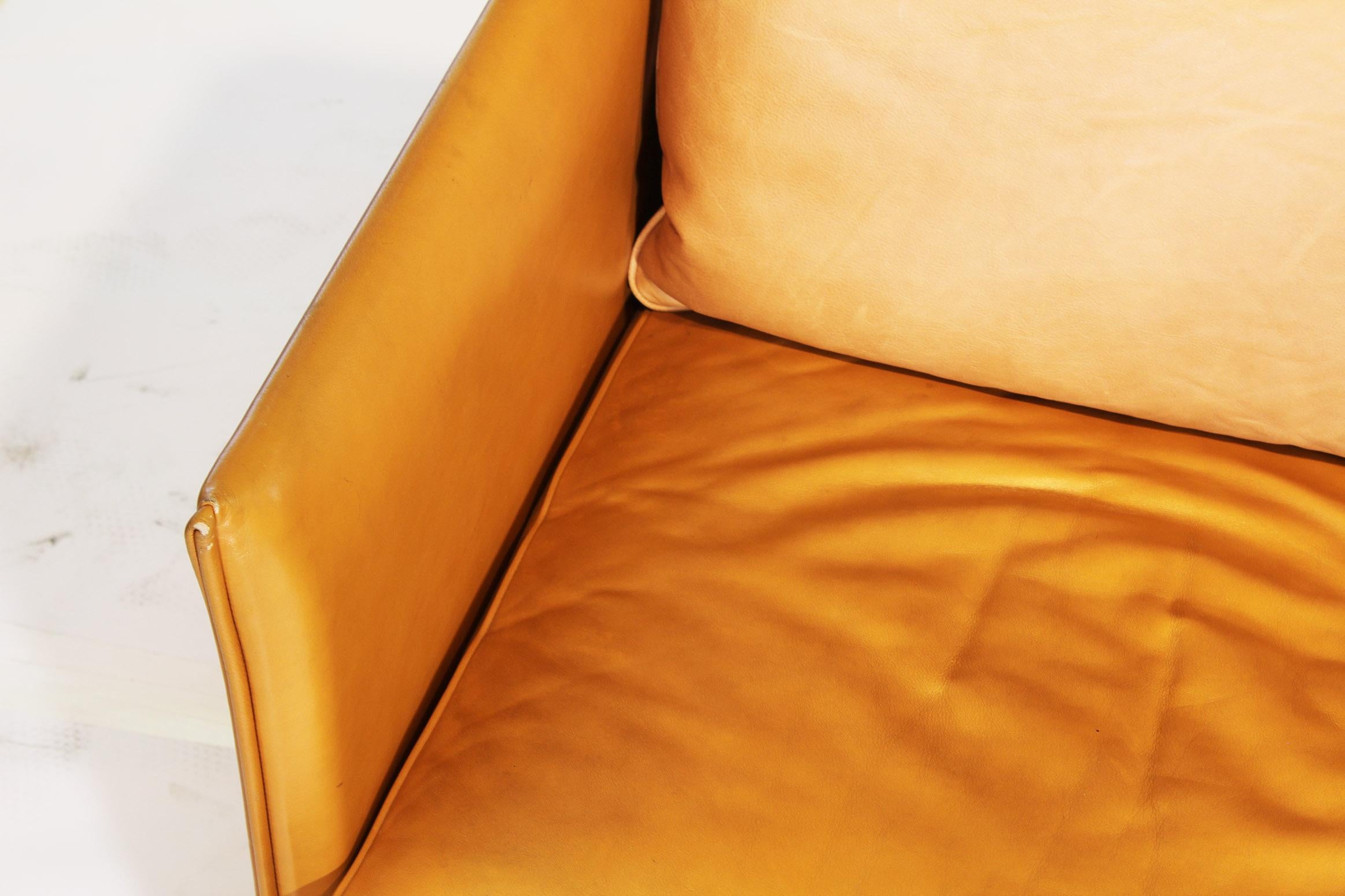 Mario Bellini Tilbury Three-Seat Leather Sofa or Couch 8