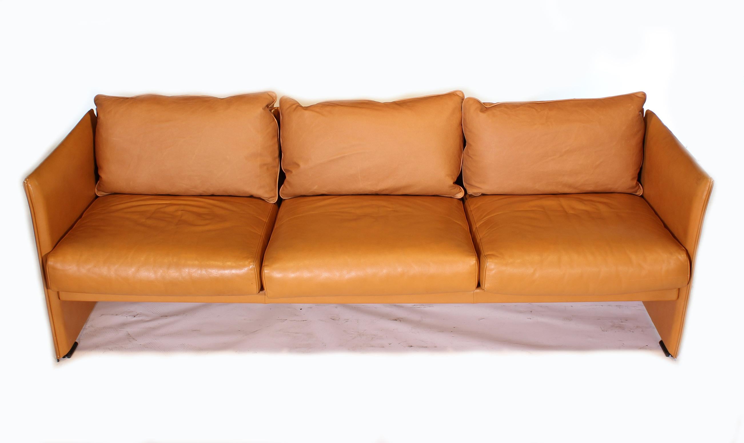 Mid-Century Modern Mario Bellini Tilbury Three-Seat Leather Sofa or Couch