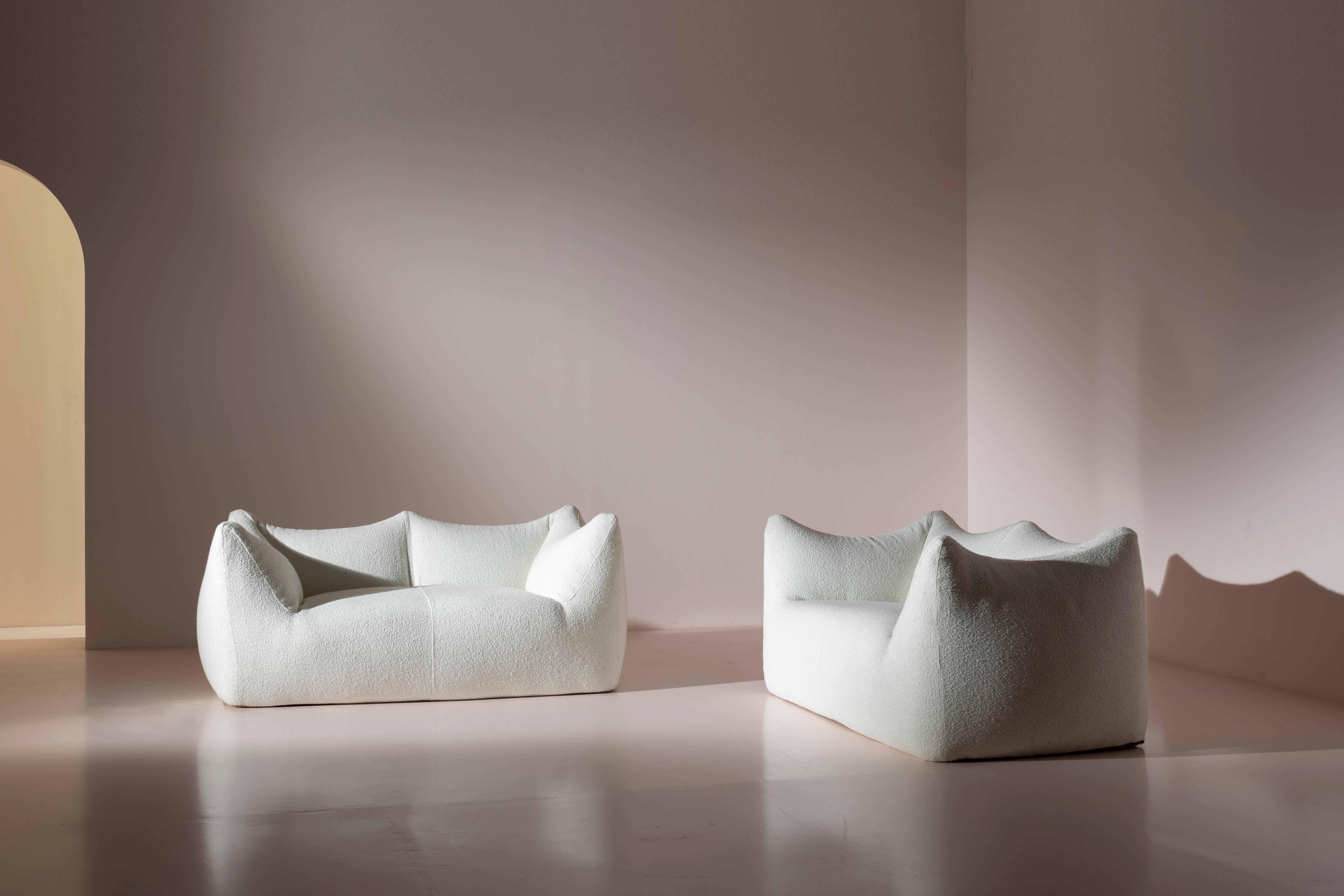Pair of fabric sofas, from the Le Bambole series, designed by Mario Bellini in 1972, Italian production, bearing the B&B brand.

The 1970s marked a period of significant cultural and aesthetic ferment, propelling designers and architects onto
