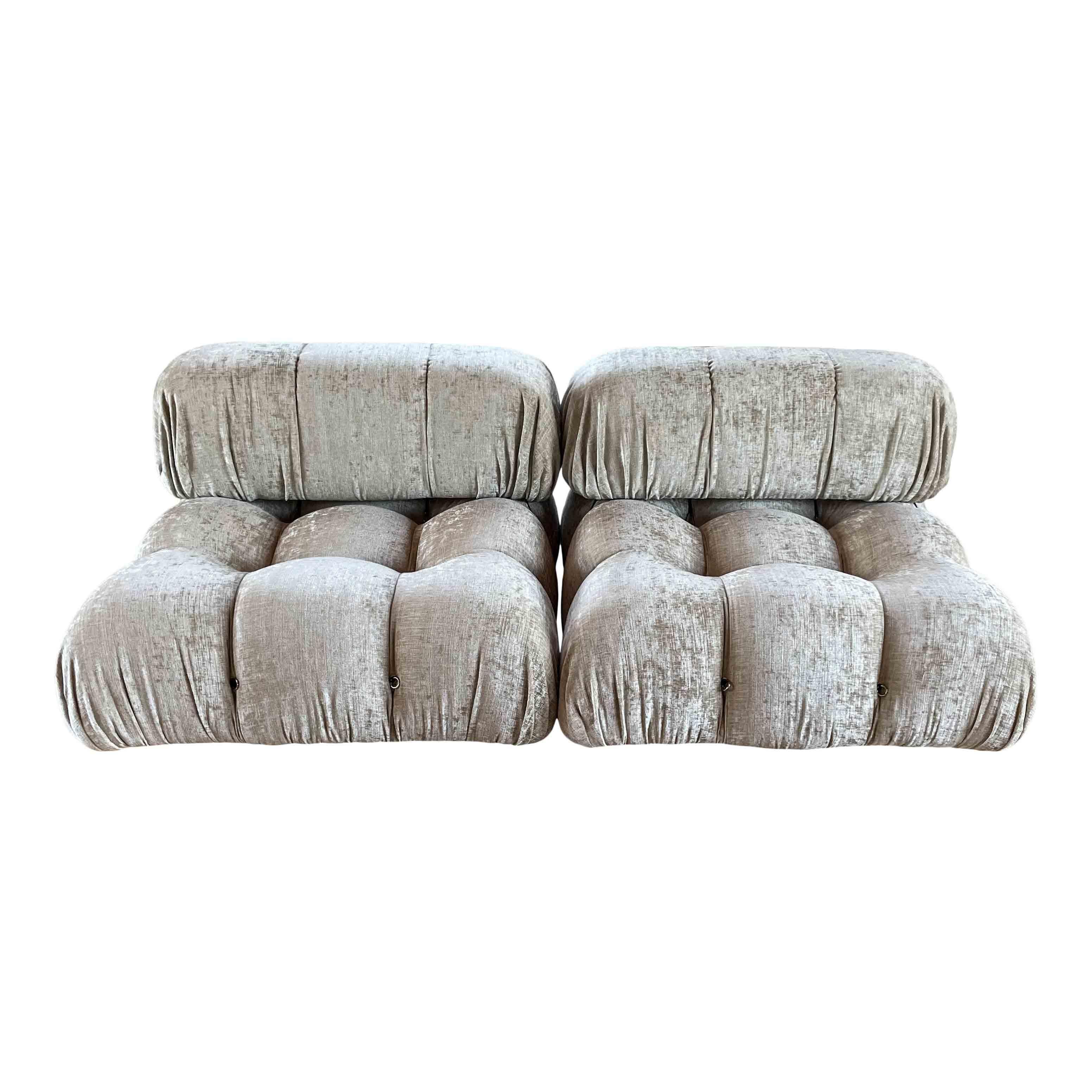 Mario Bellini Camaleonda Sofa aus weißem Samt für B&B Italia, 1972, 2er-Set (Italienisch) im Angebot