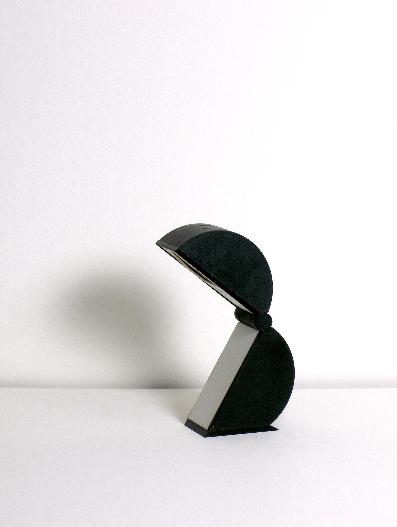 Mario Bertorelle Disco table lamp In Good Condition For Sale In Montréal, QC