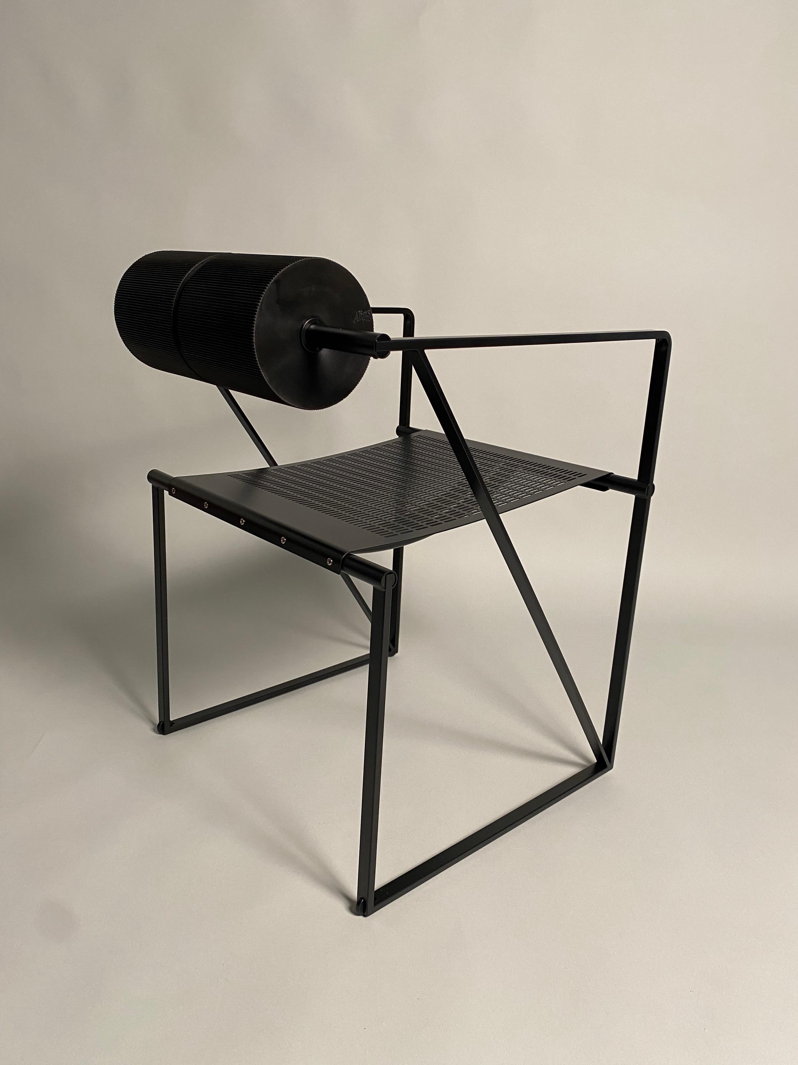 Mario Botta, 4 'Seconda' Black Metal Chairs, Alias Mod. 602, 1980s In Good Condition For Sale In Argelato, BO