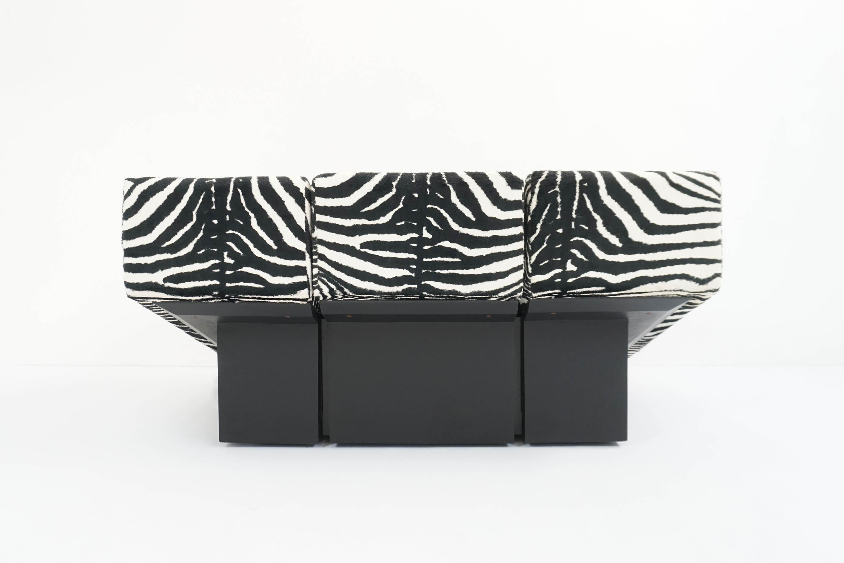 Post-Modern Mario Botta, Radical Sofa Mod, Obliqua by Alias 1983 in Rare Zebra Fabric