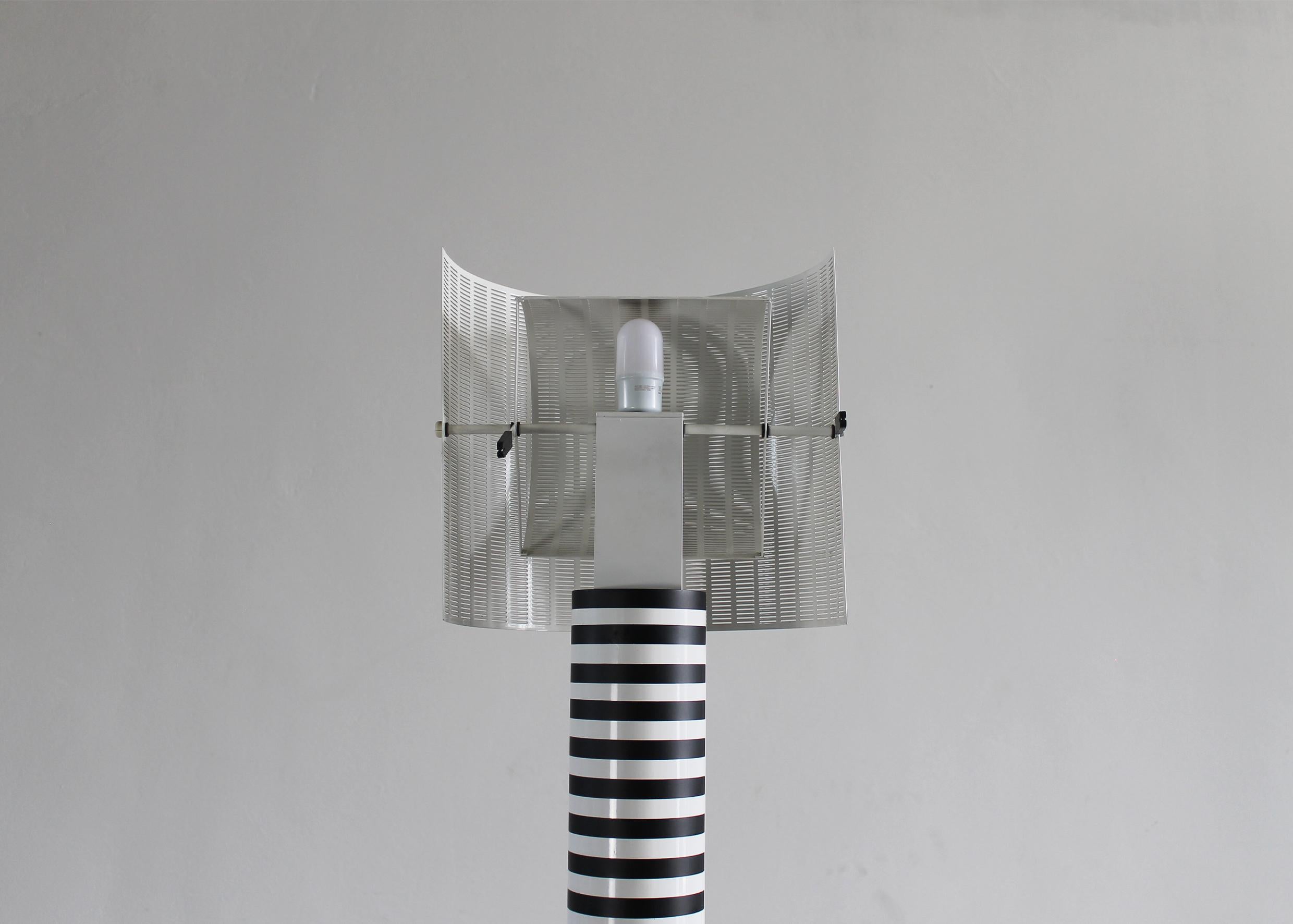 Lacquered Mario Botta Shogun Floor Lamp in Black and White Metal by Artemide 1986 Italy For Sale