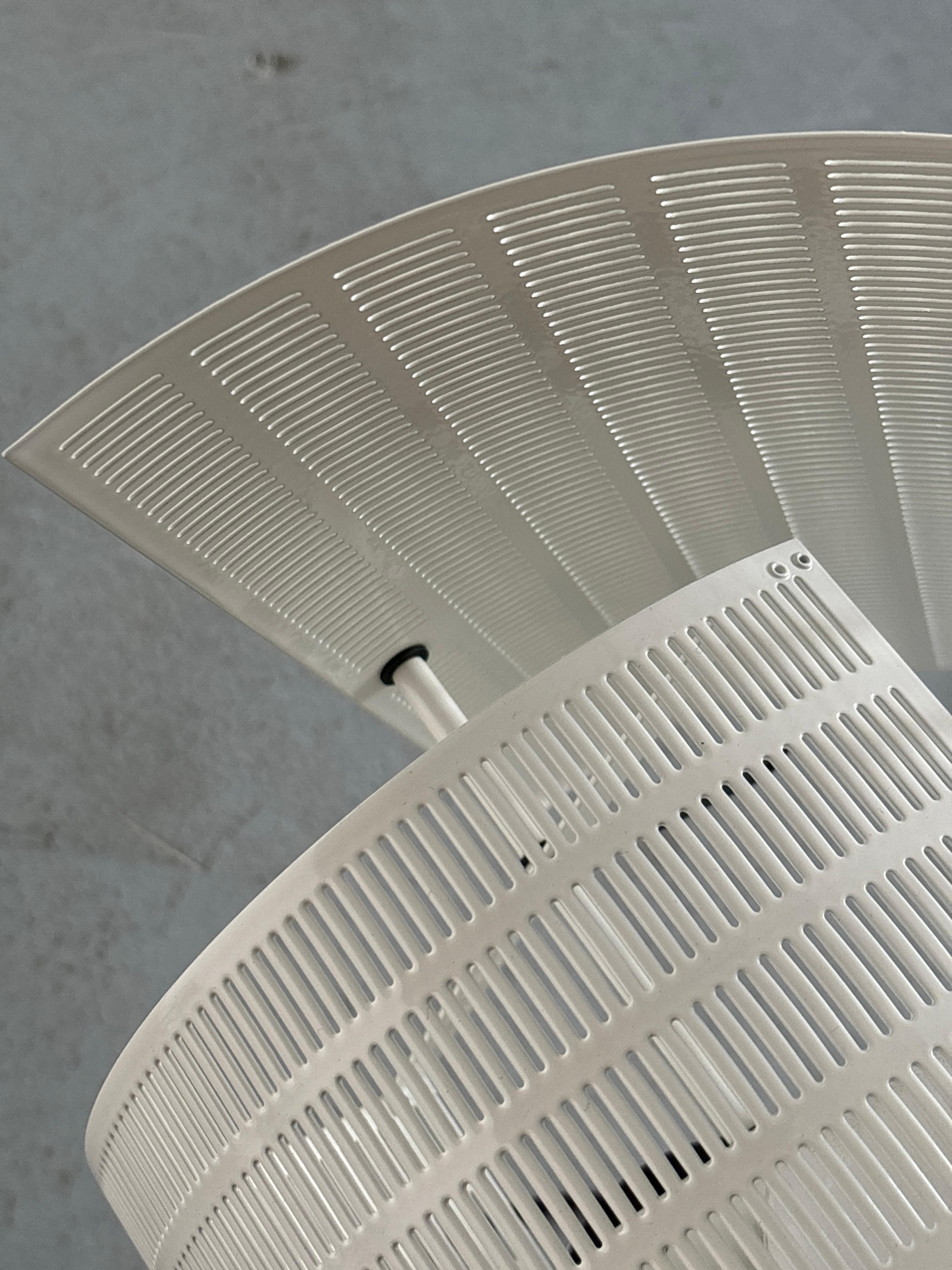Lampada da tavolo girevole bicolore 'Shogun' di Mario Botta per Artemide, 1986 Italia in vendita 5