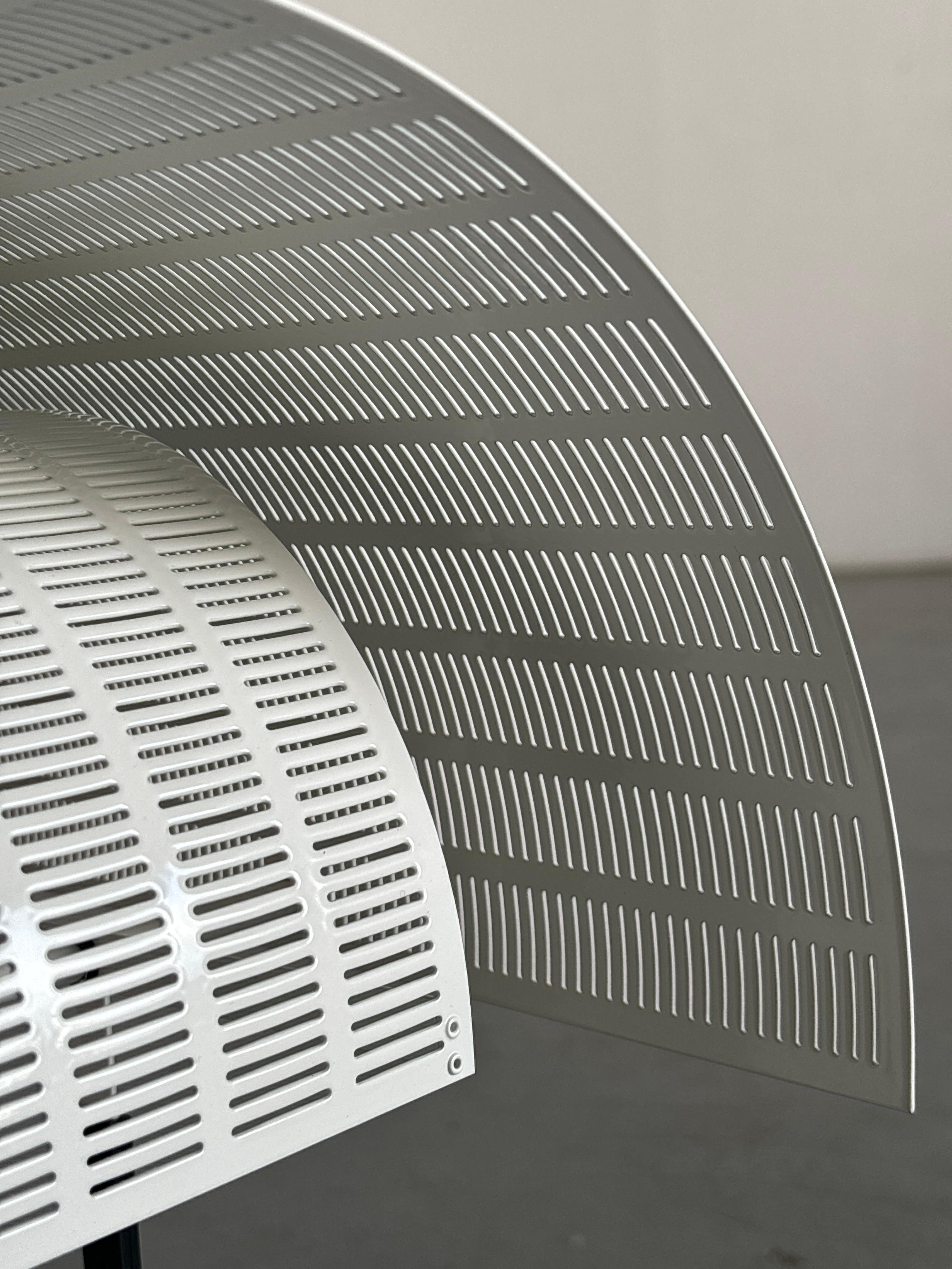 Lampada da tavolo girevole bicolore 'Shogun' di Mario Botta per Artemide, 1986 Italia in vendita 10