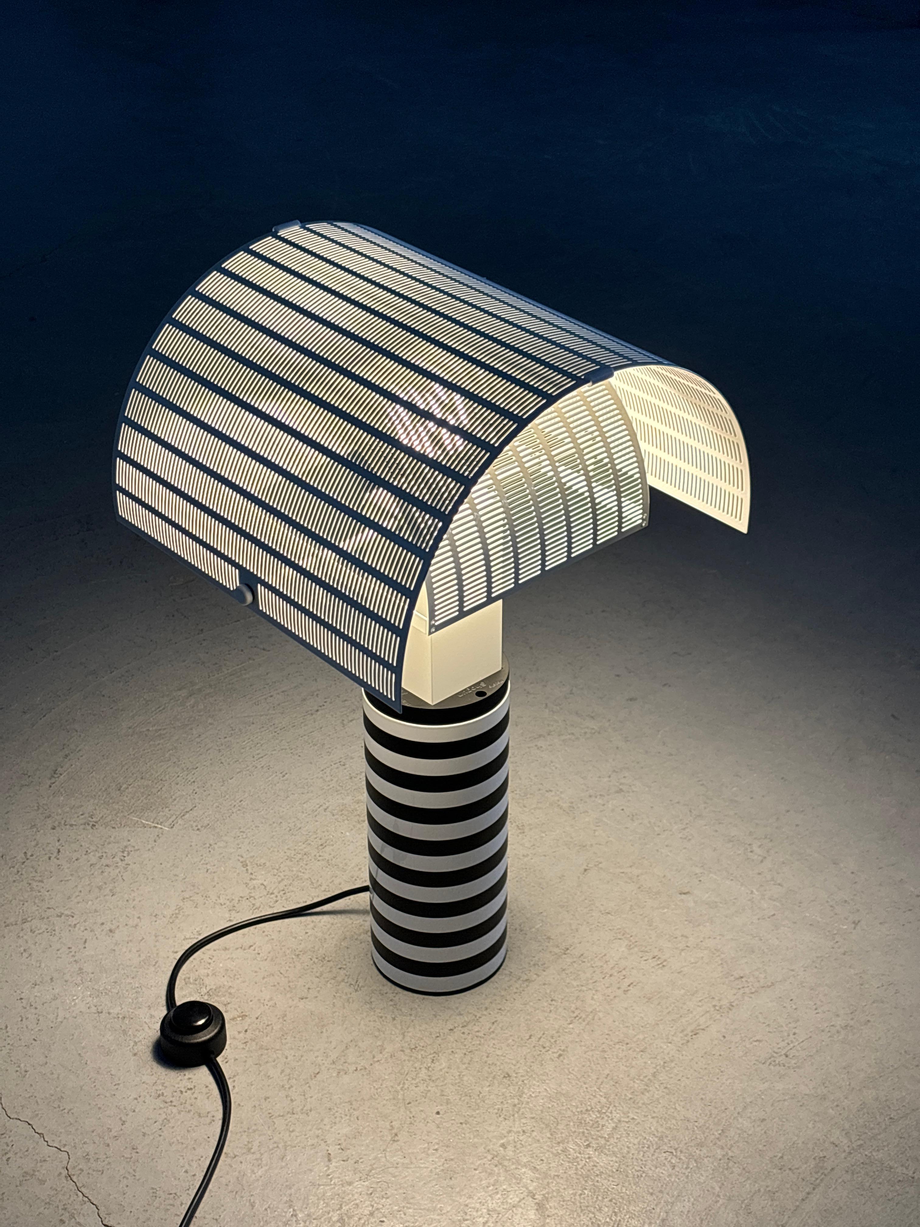 Lampada da tavolo girevole bicolore 'Shogun' di Mario Botta per Artemide, 1986 Italia In condizioni buone in vendita a Zagreb, HR