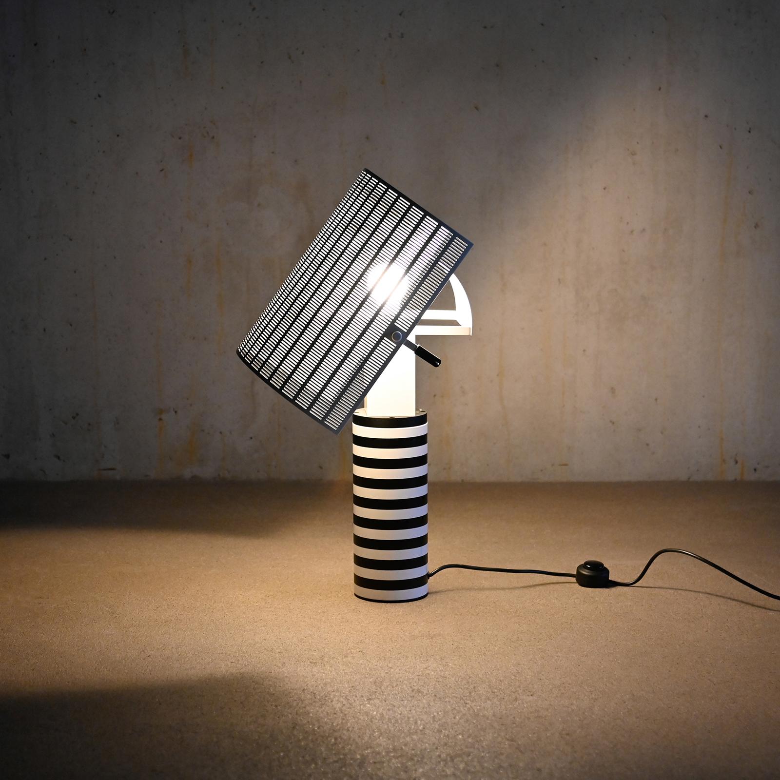 Mario Botta Shogun Tischlampe in Schwarz und Weiß für Artemide, Italien (Postmoderne) im Angebot
