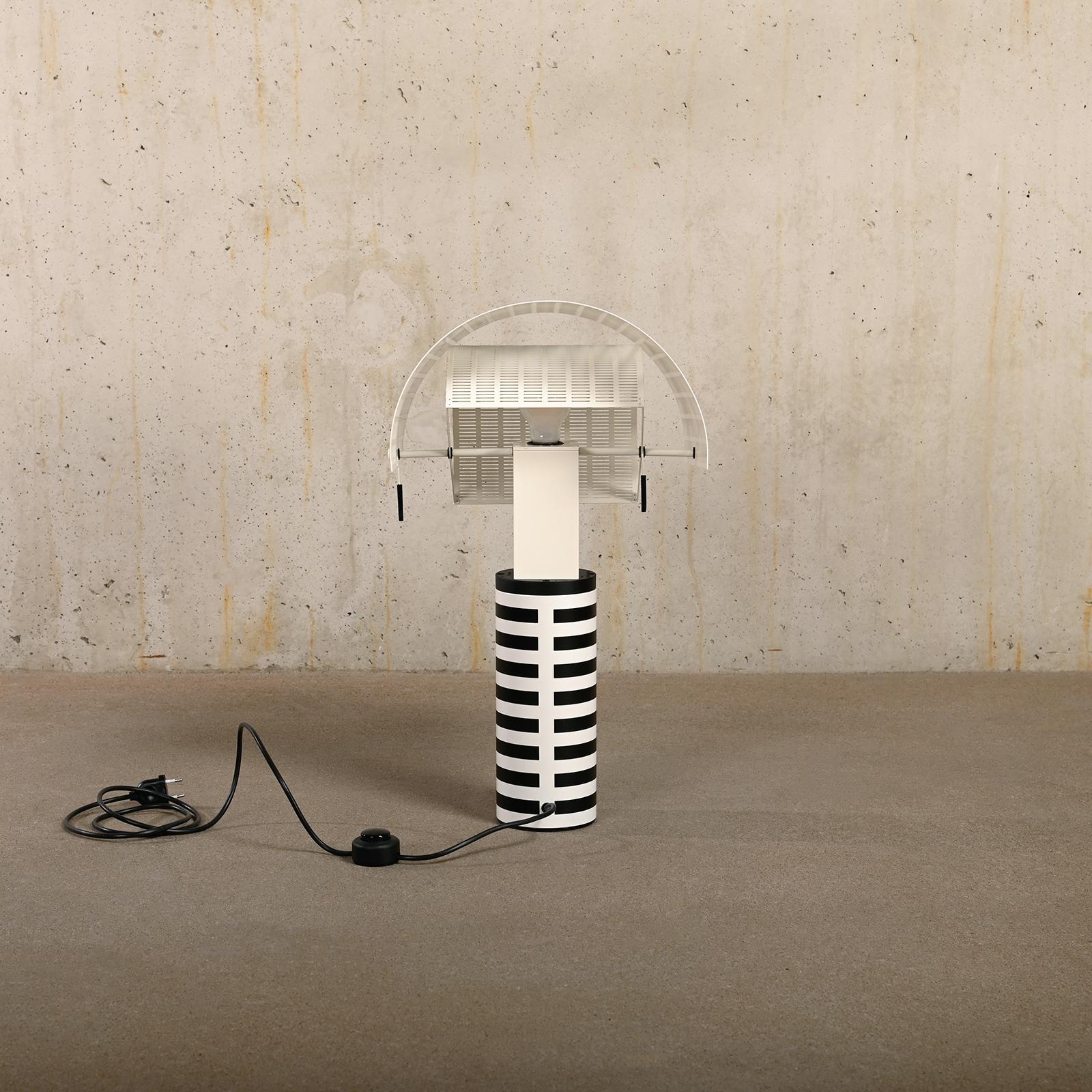 Mario Botta Shogun Tischlampe in Schwarz und Weiß für Artemide, Italien (Italienisch) im Angebot