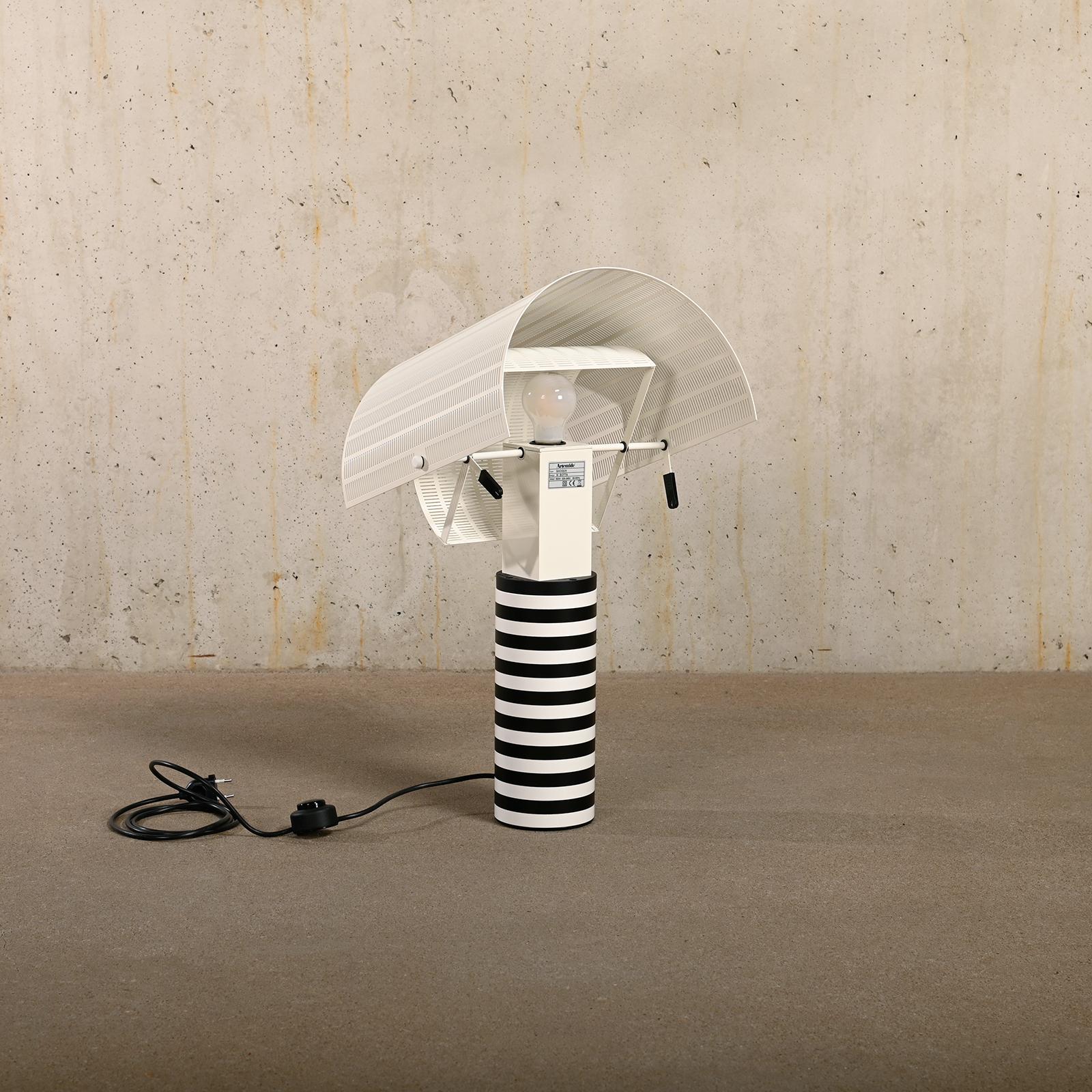 Post-Modern Mario Botta Shogun Table Lamp in black and white for Artemide, Italy For Sale