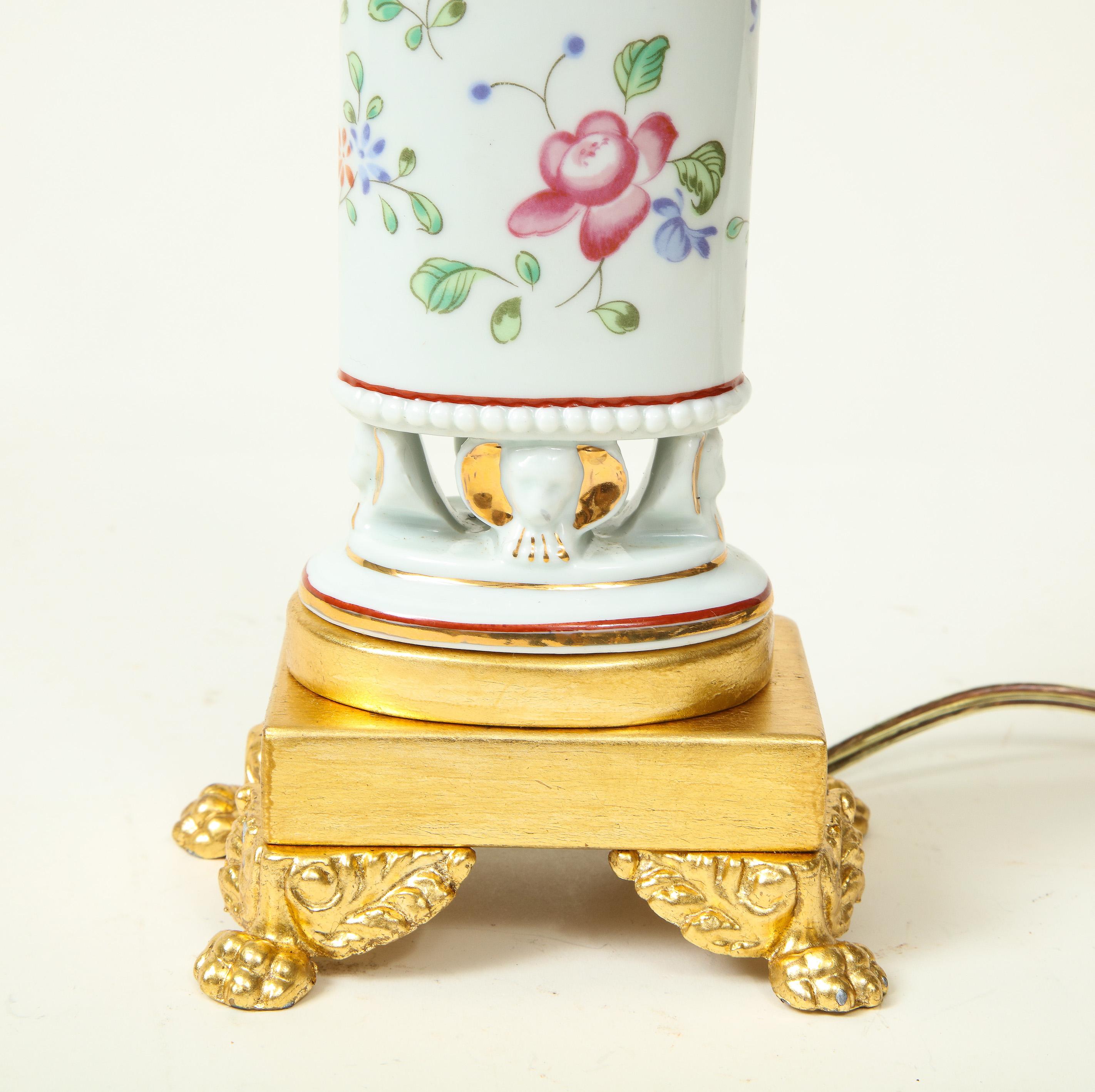 American Mario Buatta Chinese Export Style Porcelain Table Lamp