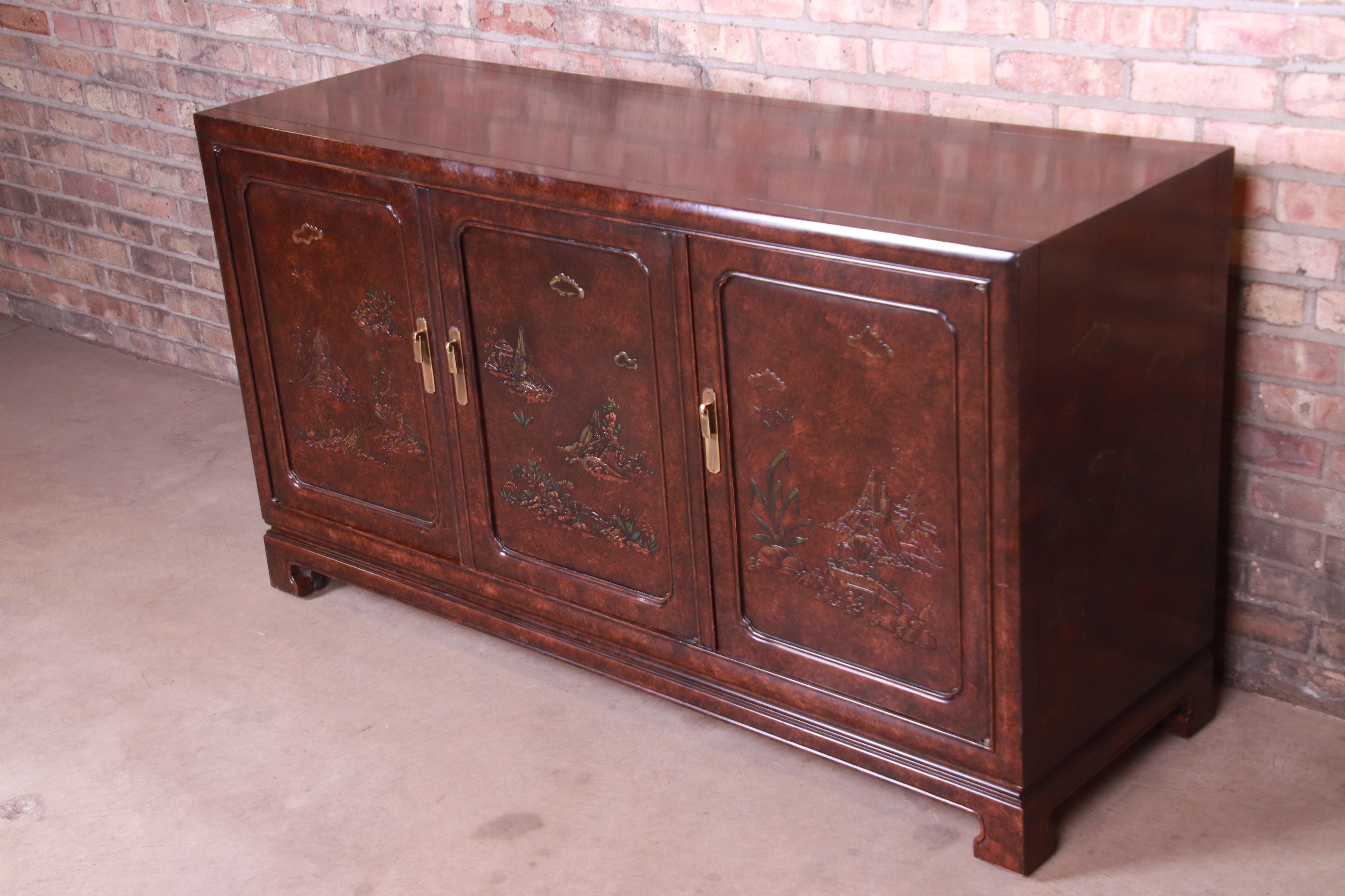 Mario Buatta for John Widdicomb Chinoiserie Faux Tortoise Shell Sideboard In Good Condition In South Bend, IN