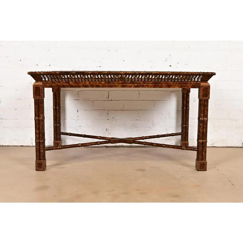 Mario Buatta für John Widdicomb Hollywood Regency Chinoiserie Couchtisch (amerikanisch) im Angebot