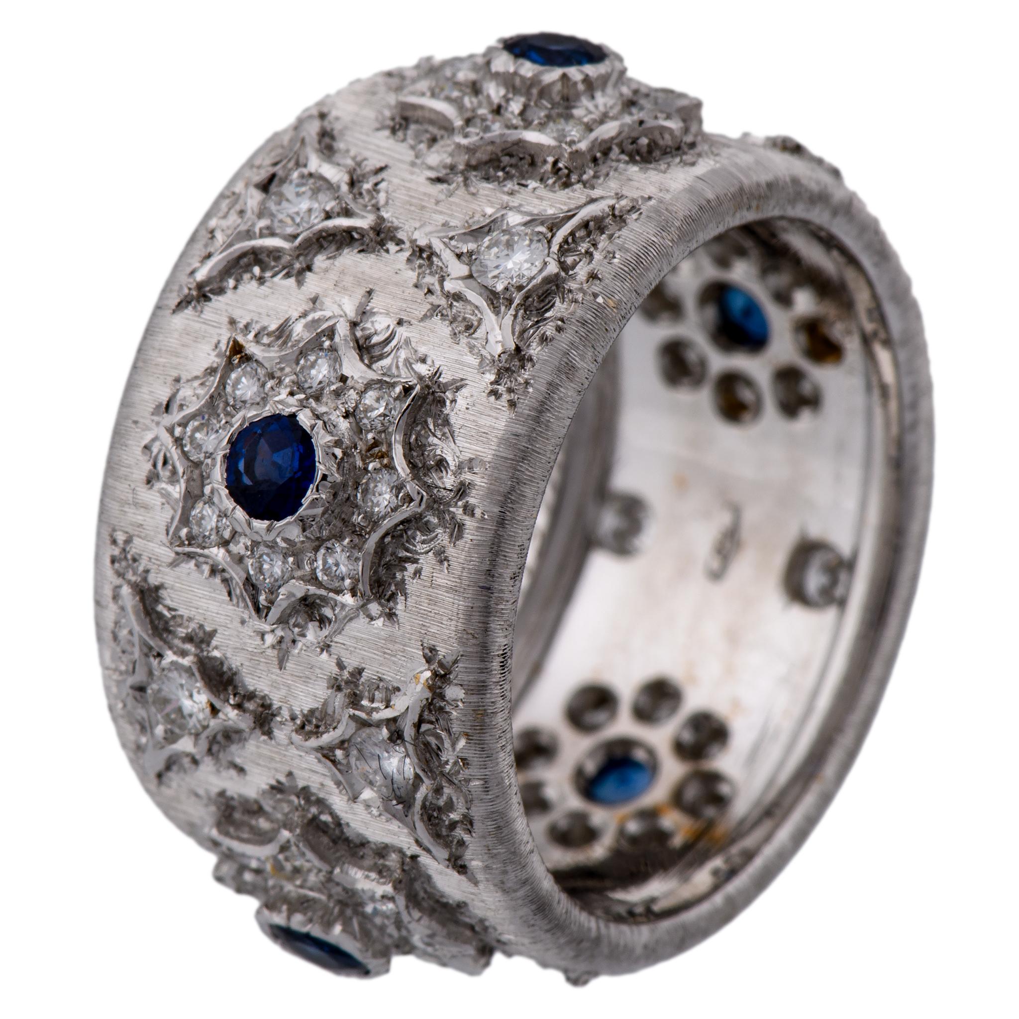 METAL TYPE: 18K White Gold
STONE WEIGHT: 1.26ct twd
TOTAL WEIGHT: 9.7g
RING SIZE: 6.5
REFERENCE #: 15373-ALXX
CONDITION: Pre-owned, Excellent condition.