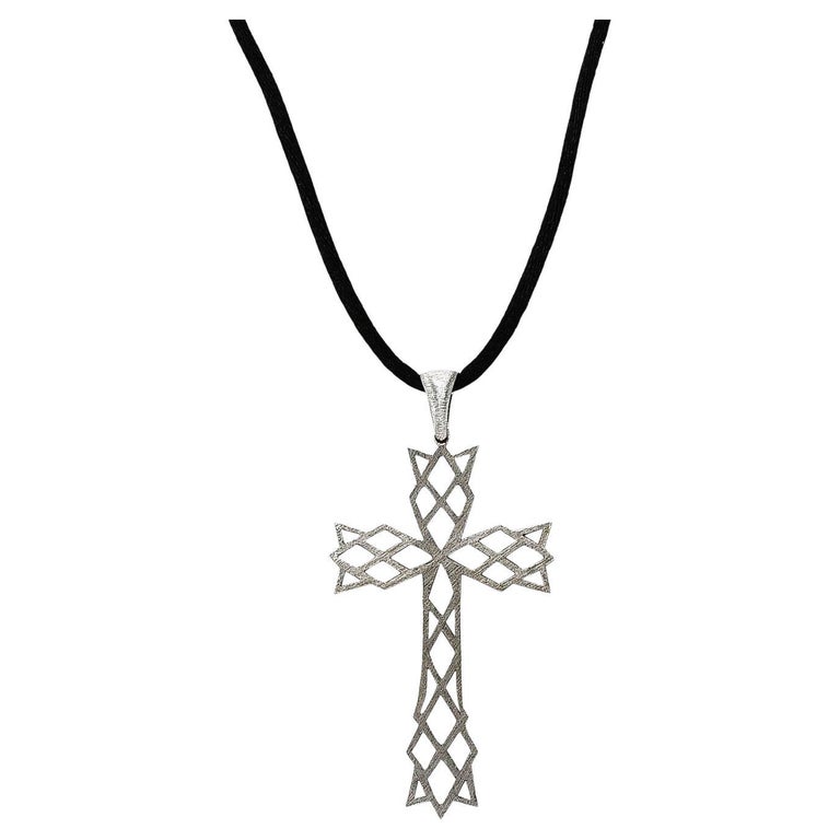 Mario Buccellati 18 Karat White Gold Silk Lattice Patonce Vintage Cross