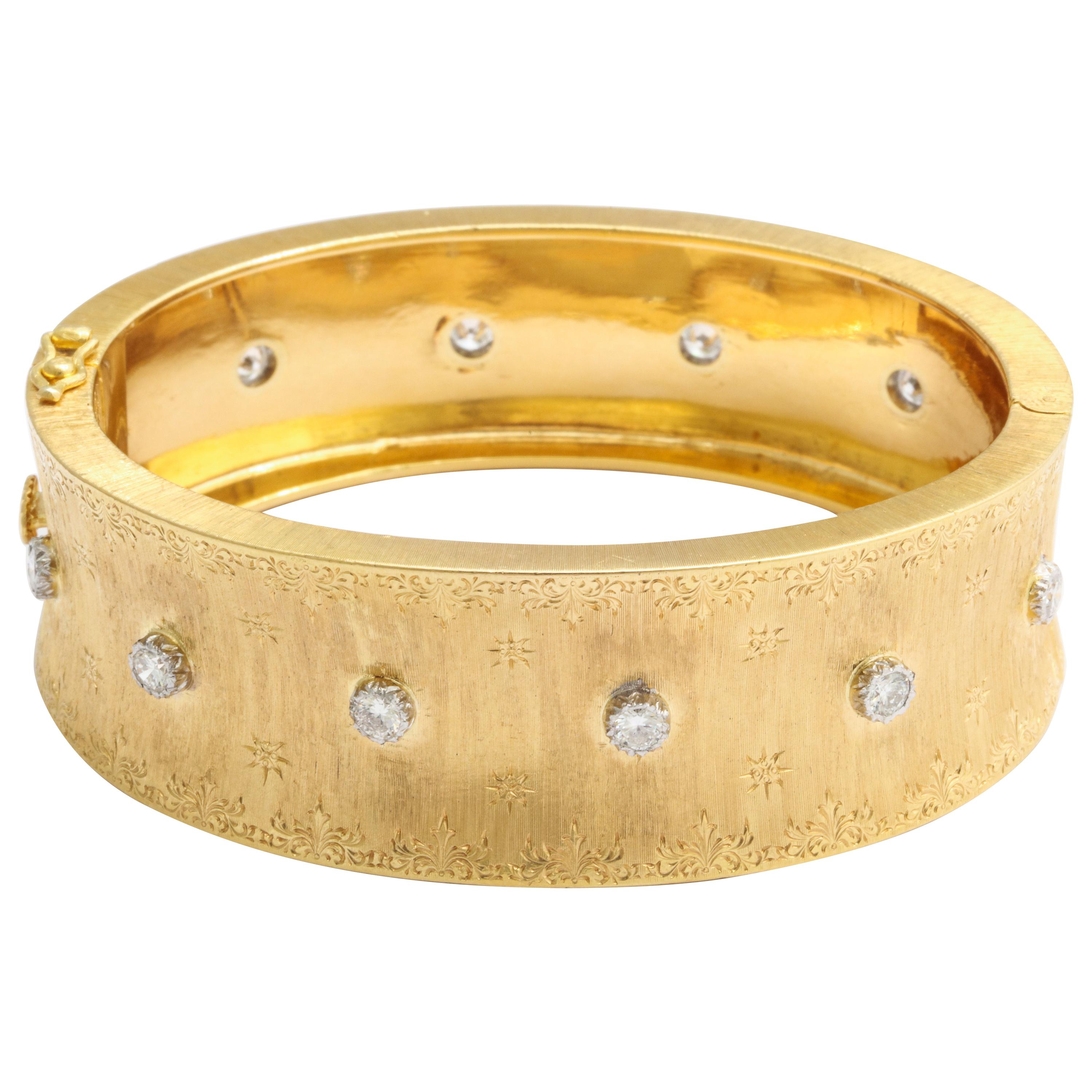 Mario Buccellati 18 Karat Yellow Gold and Diamond Bangle Bracelet, circa 1970s For Sale