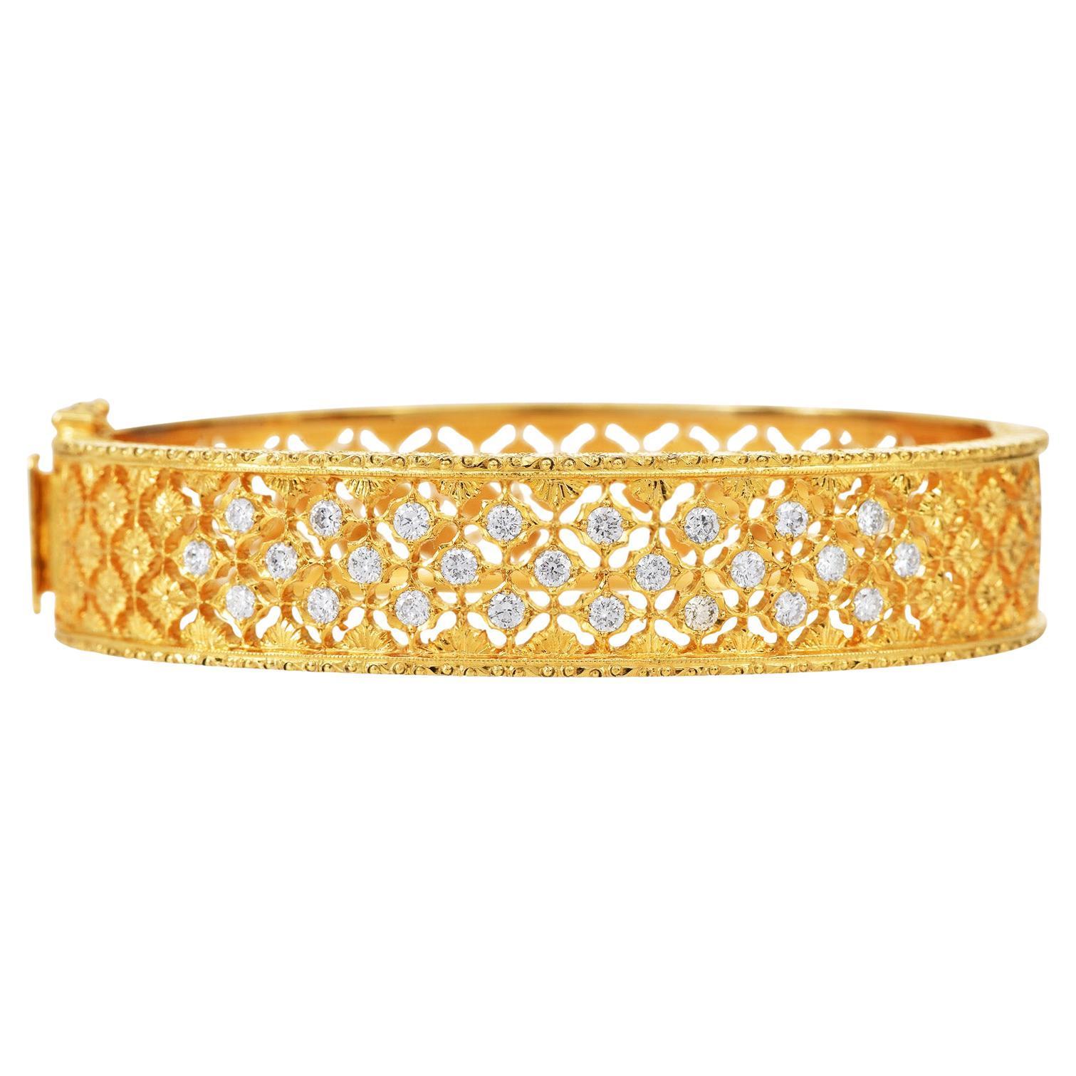 Mario Buccellati 18K Yellow Gold Diamond Bangle Bracelet – Signed M. Buccellati For Sale
