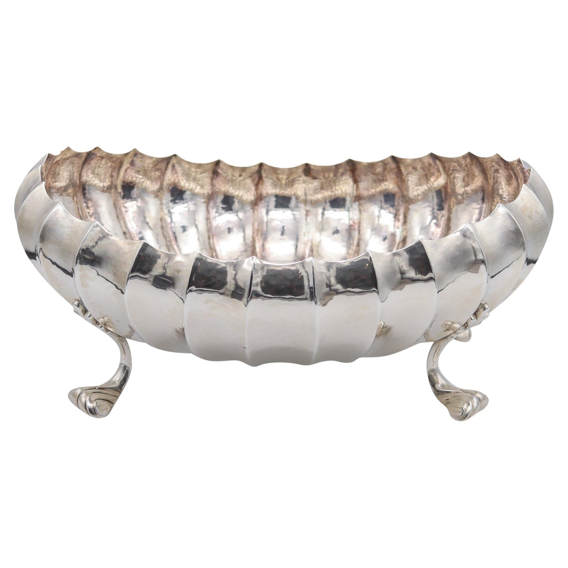 MARIO BUCCELLATI Jarrón ovoide con centro festoneado 1960 de plata de ley .925 maciza en venta