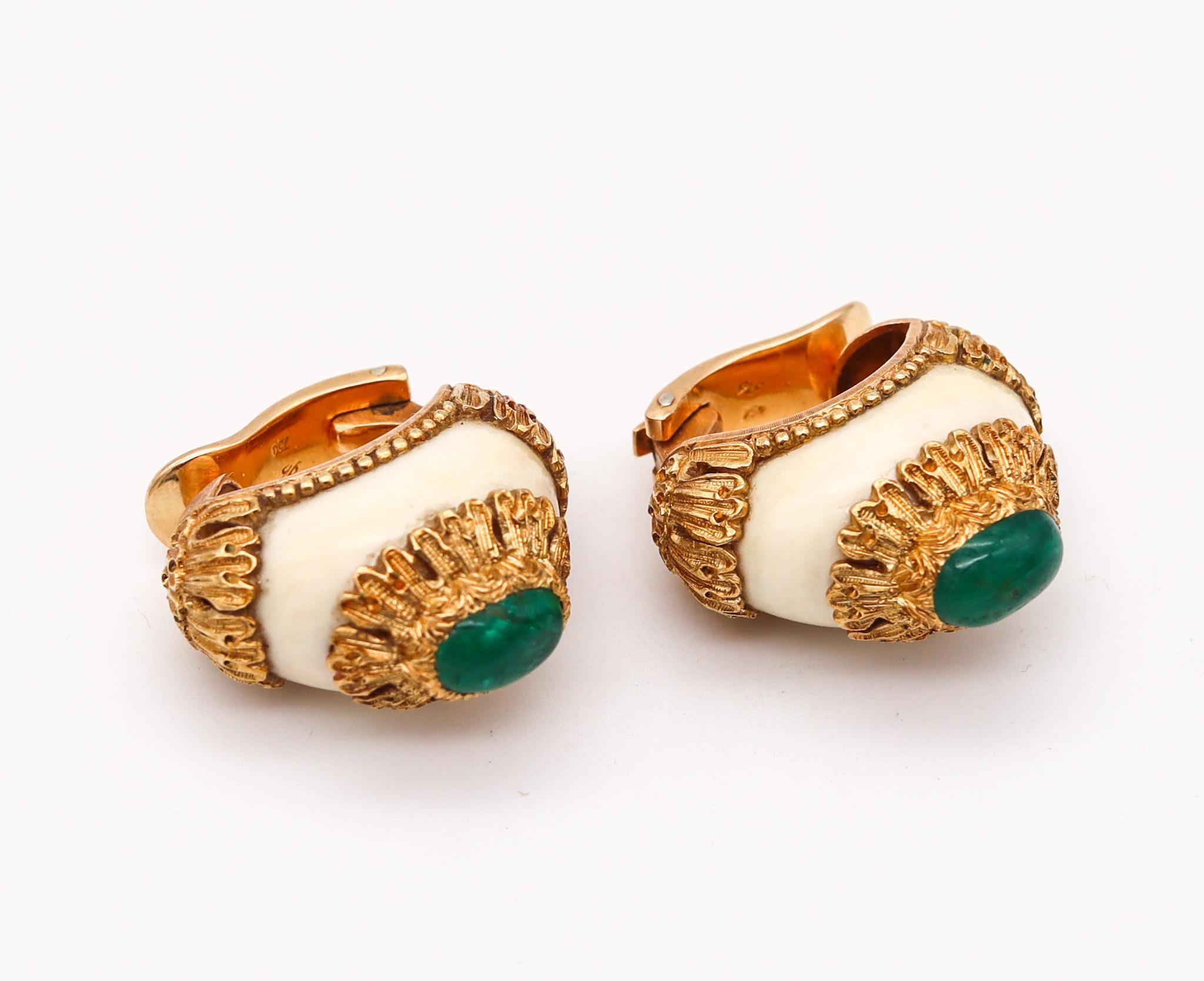 Baroque Mario Buccellati 1970 Clips Earrings in 18Kt Yellow Gold with 2.62 Ctw Emeralds