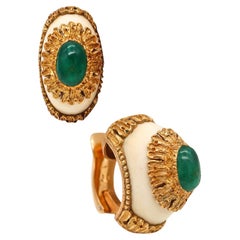Mario Buccellati 1970 Clips Earrings in 18Kt Yellow Gold with 2.62 Ctw Emeralds