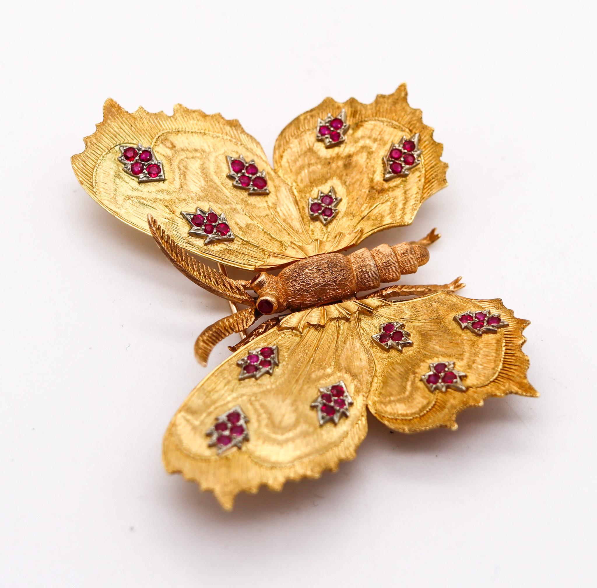 Butterfly brooch designed by Mario Buccellati.

A beautiful iconic piece. created in Milano Italy by the famous house of Buccellati, back in the late 1970. This rare brooch was carefully crafted by Mario Buccellati itself, in the shape of a flying
