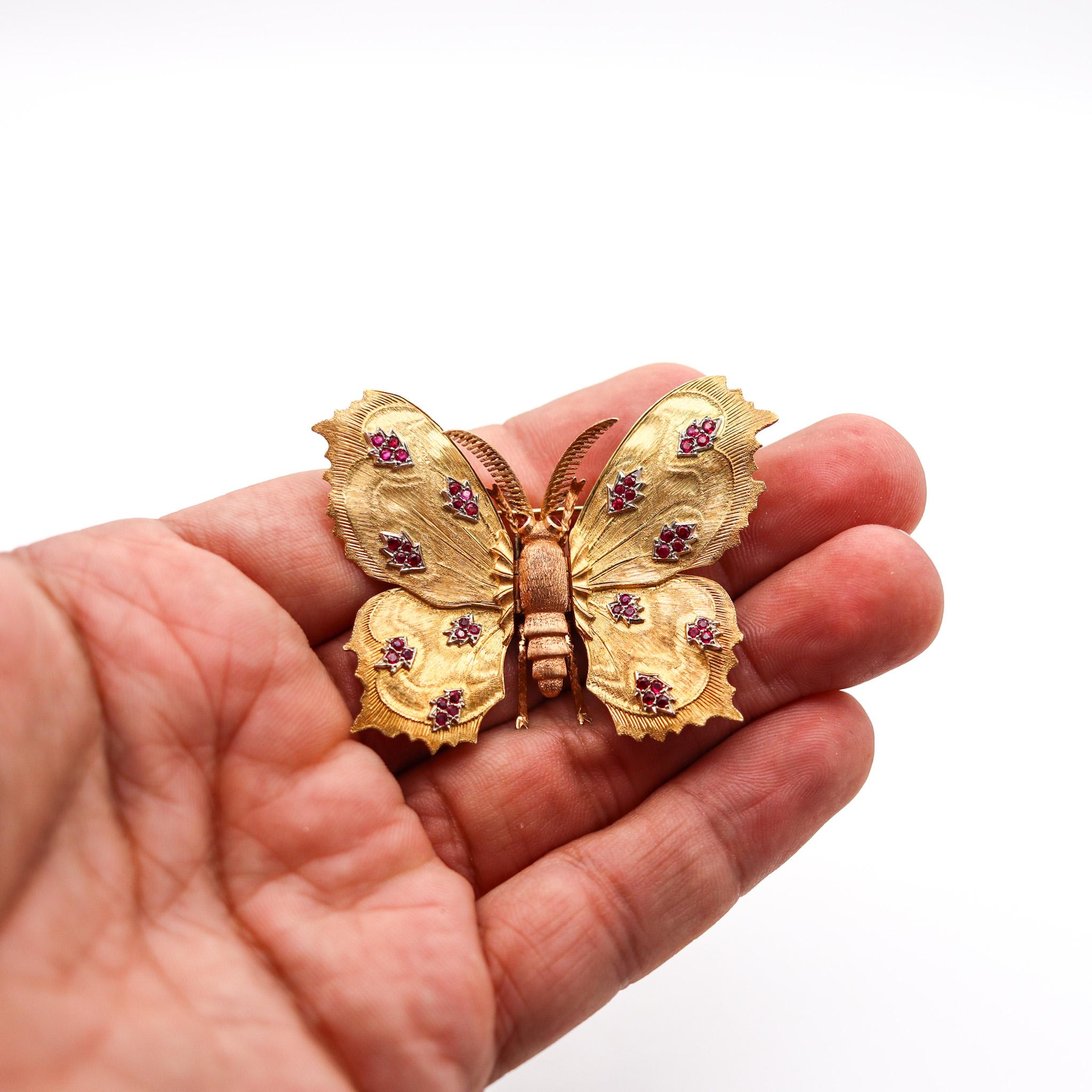 Mario Buccellati 1970 Milan Butterfly Brooch In 18Kt Yellow Gold With Red Rubies In Excellent Condition In Miami, FL