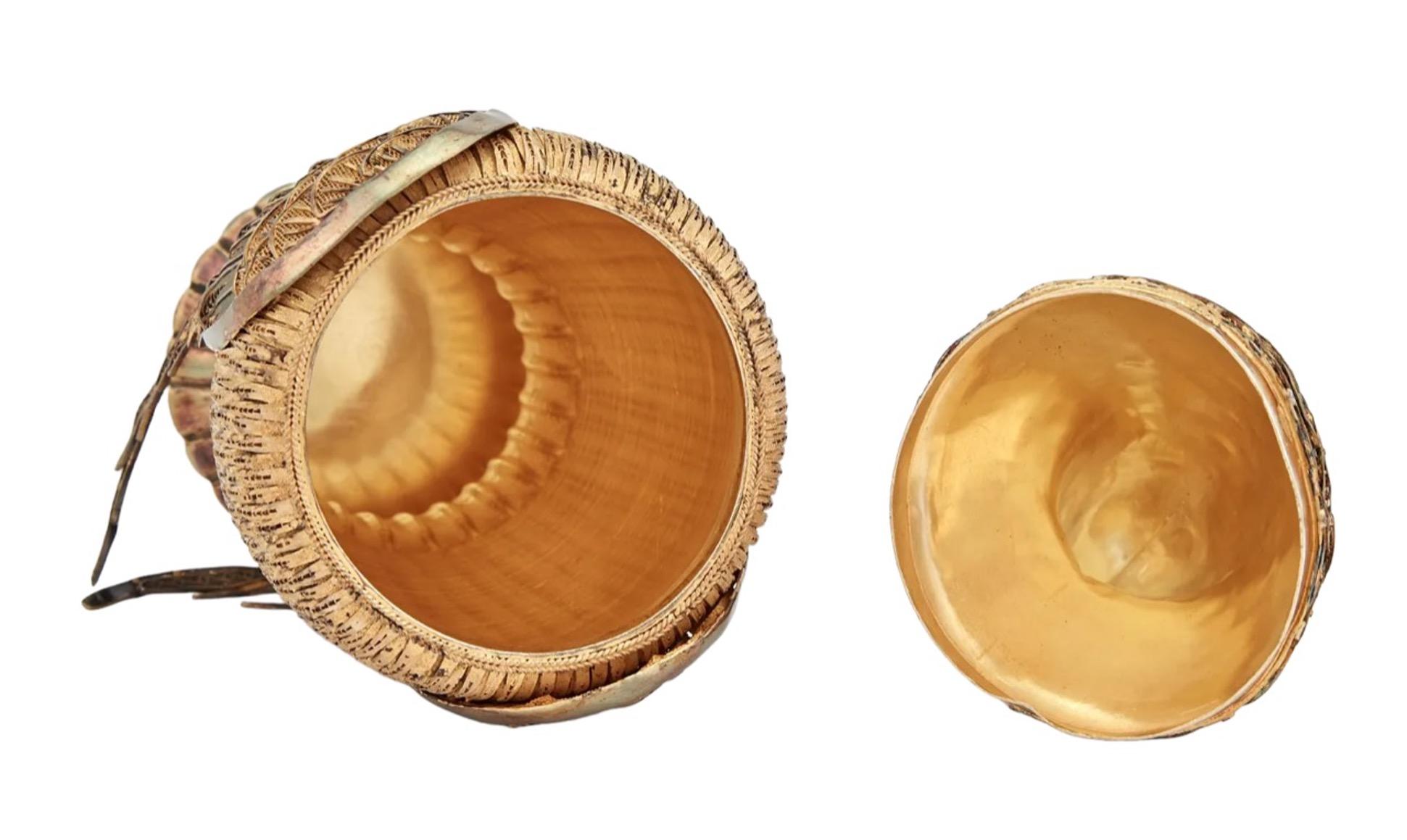 Argento 925 Mario Buccellati, Vaso in argento dorato e smalto del XX secolo raffigurante un pappagallo in vendita