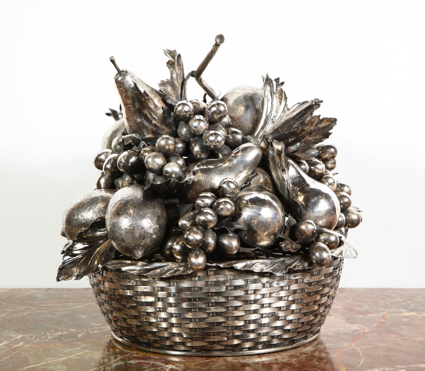 Mario Buccellati, a Large Italian Silver Fruit Basket Centerpiece In Good Condition In New York, NY