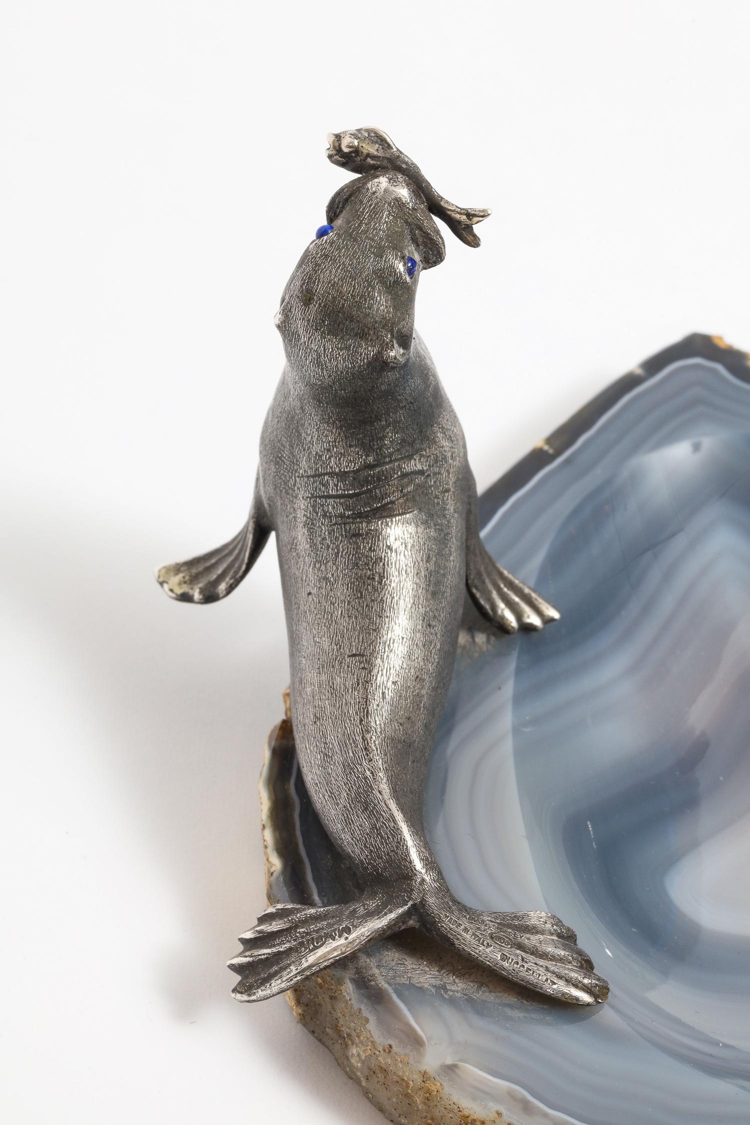 Mario Buccellati, a Rare Ashtray with Silver Seated Seal Mounted on Blue Agate 8