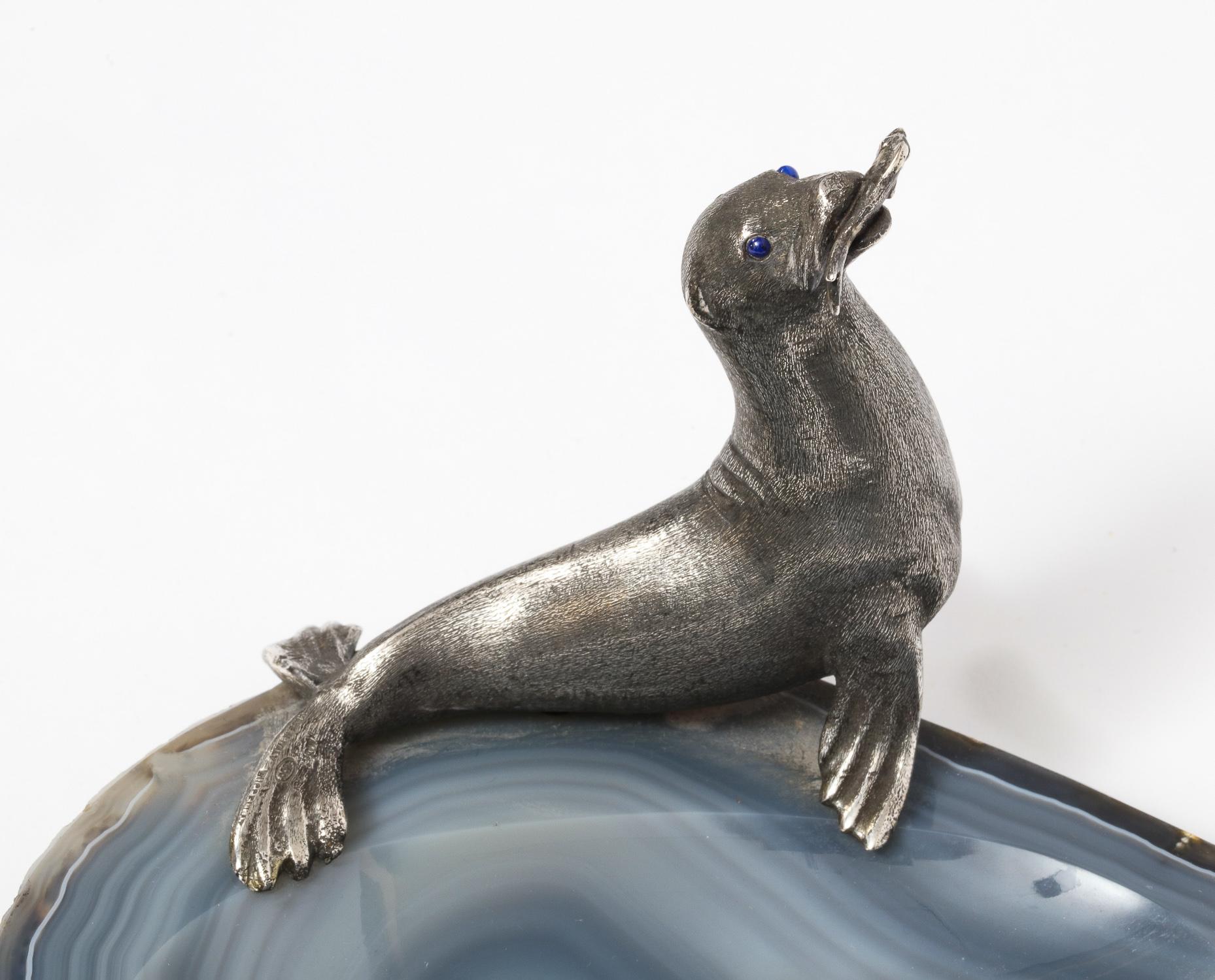 Mario Buccellati, a Rare Ashtray with Silver Seated Seal Mounted on Blue Agate In Excellent Condition In Queens, NY