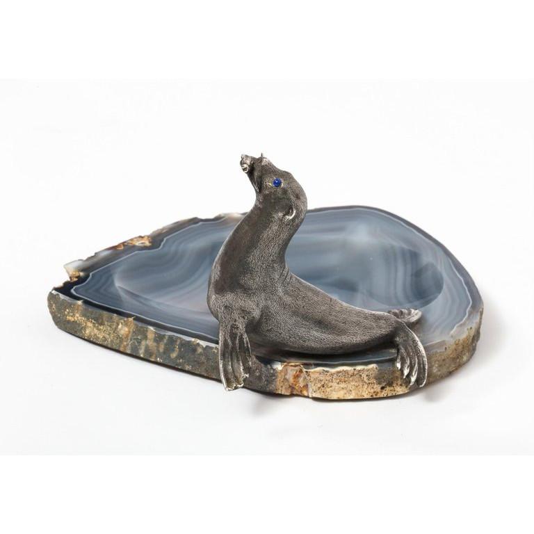Mario Buccellati, a Rare Ashtray with Silver Seated Seal Mounted on Blue Agate 1