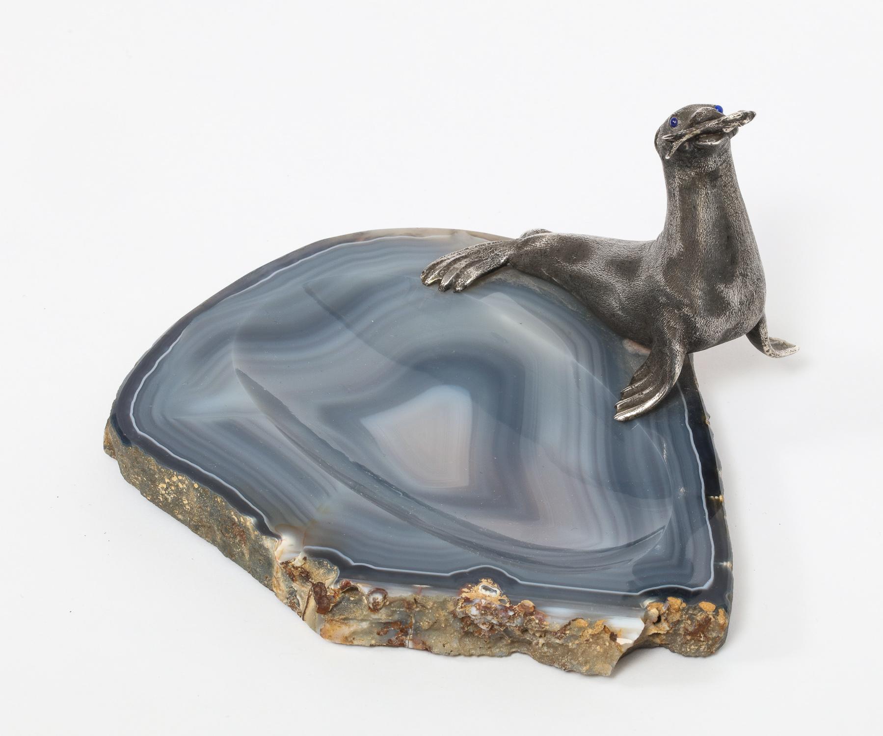 Mario Buccellati, a Rare Ashtray with Silver Seated Seal Mounted on Blue Agate 3