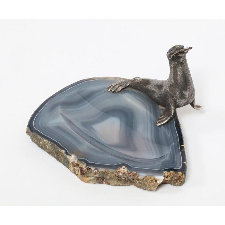 Mario Buccellati, a Rare Ashtray with Silver Seated Seal Mounted on Blue Agate 4