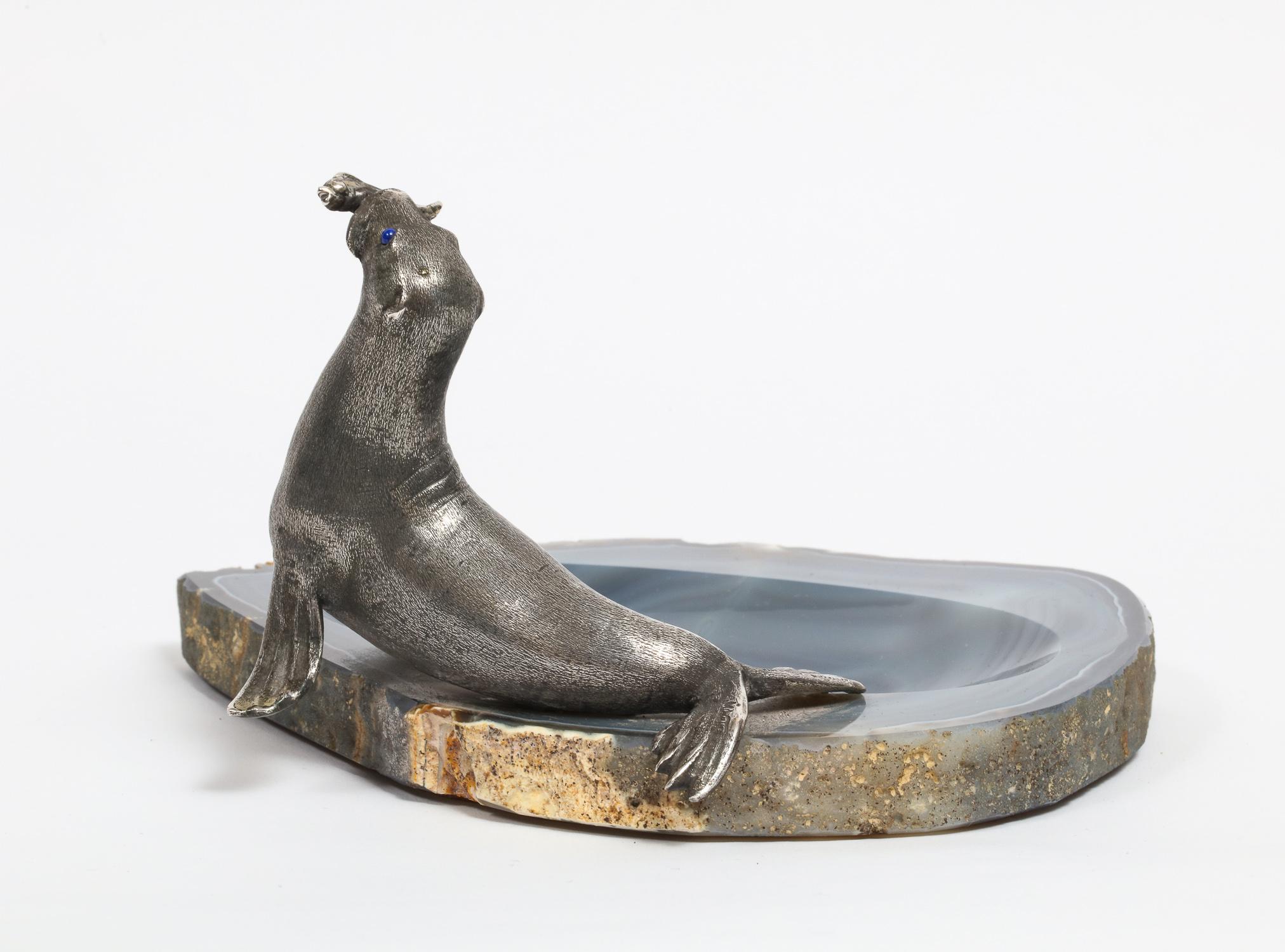 Mario Buccellati, a Rare Ashtray with Silver Seated Seal Mounted on Blue Agate 4